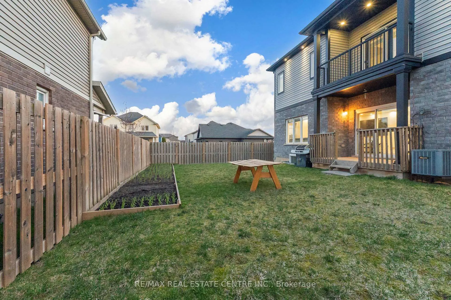 Photo 49 of 127 Lametti Drive, Pelham, Fonthill — HOMEH