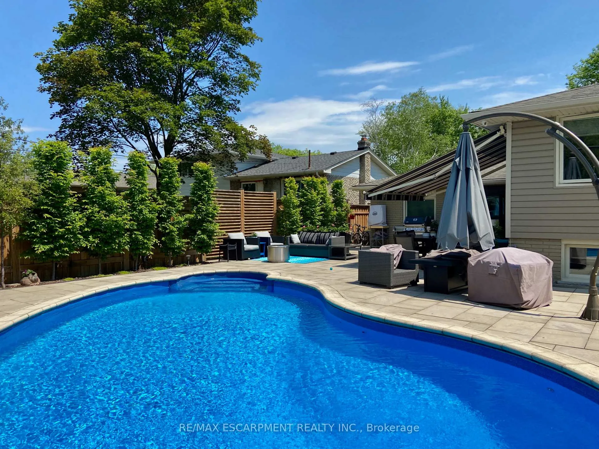 Photo 2 of 316 Silvana Crescent, Burlington, Shoreacres — HOMEH