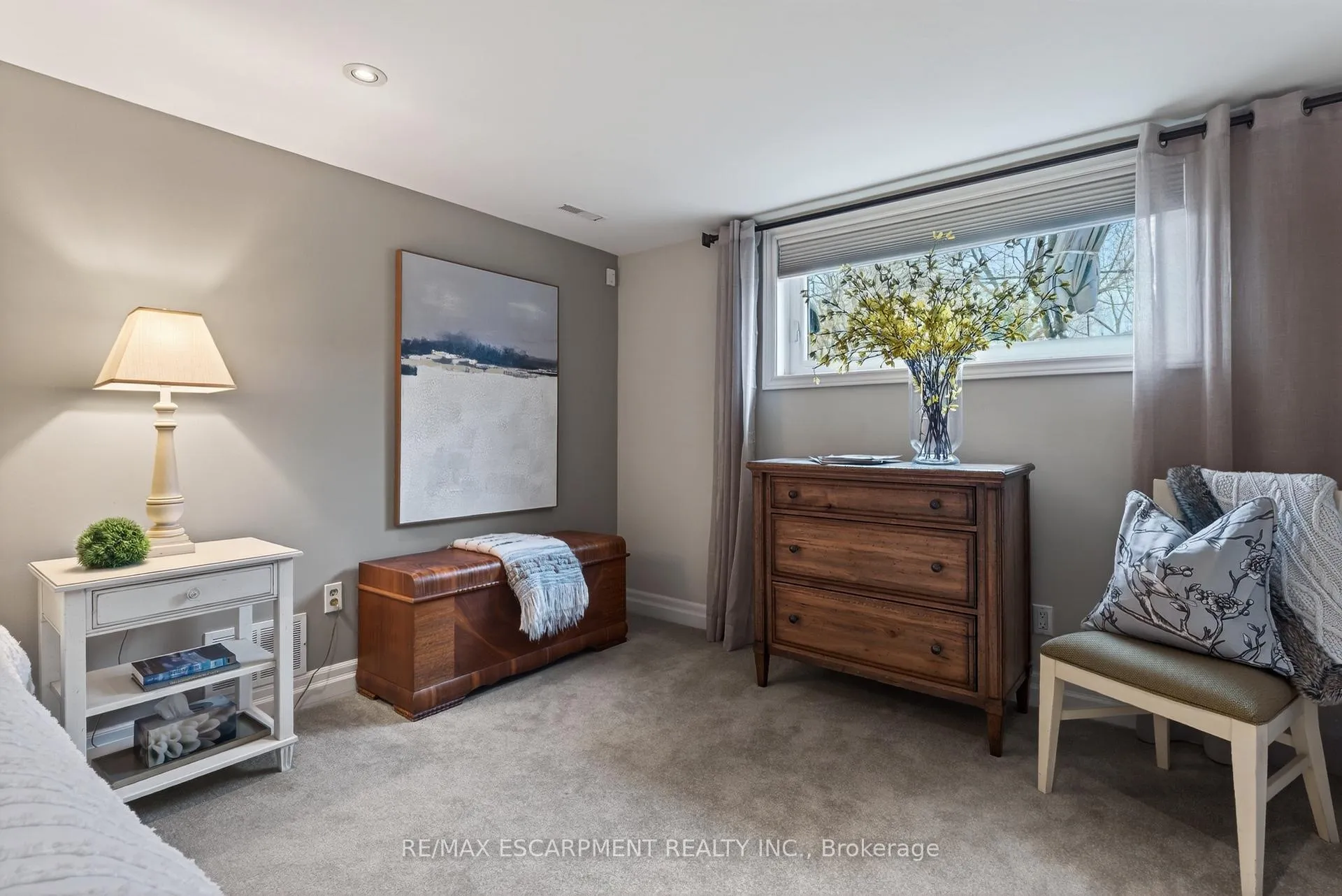 Photo 31 of 316 Silvana Crescent, Burlington, Shoreacres — HOMEH
