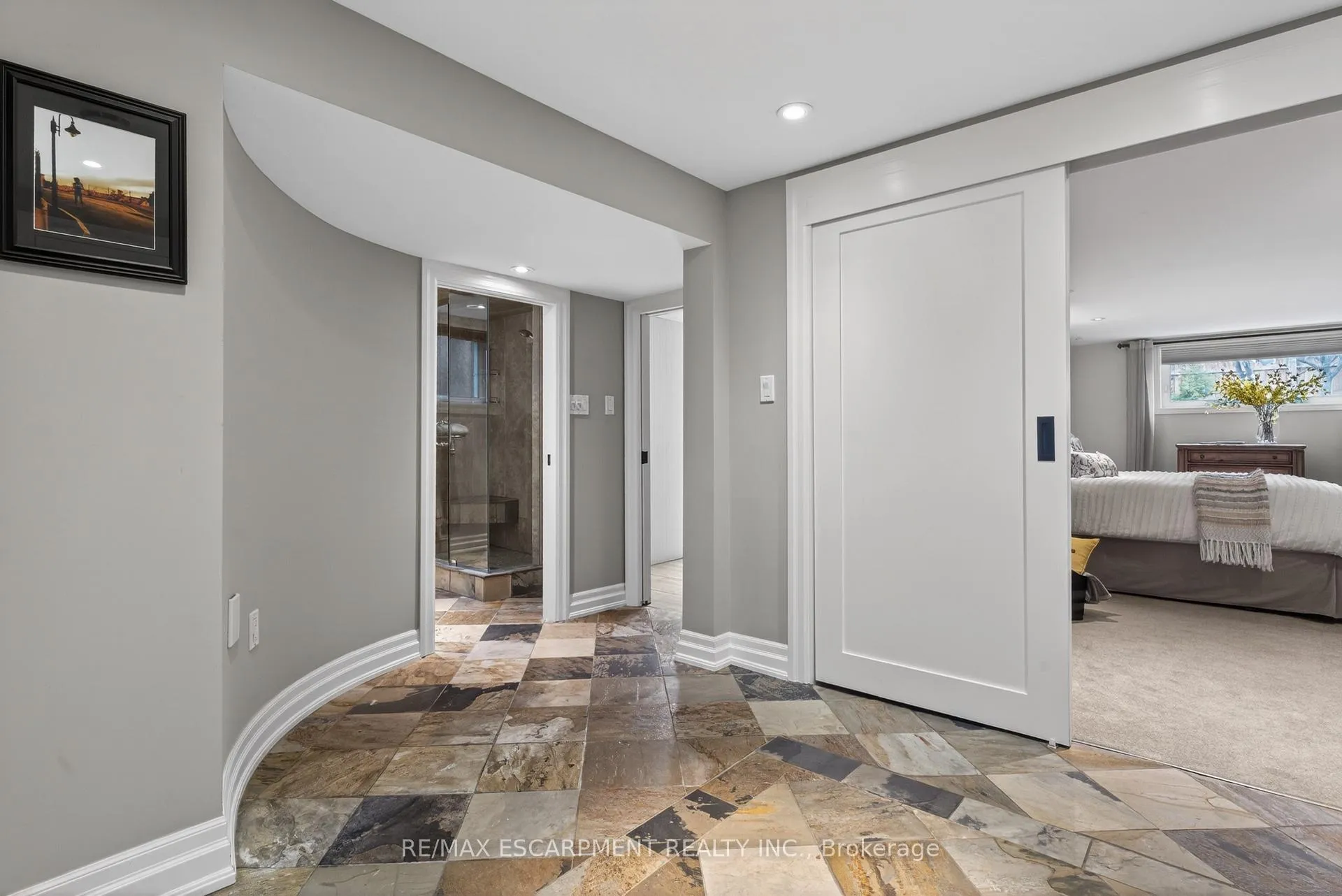Photo 33 of 316 Silvana Crescent, Burlington, Shoreacres — HOMEH