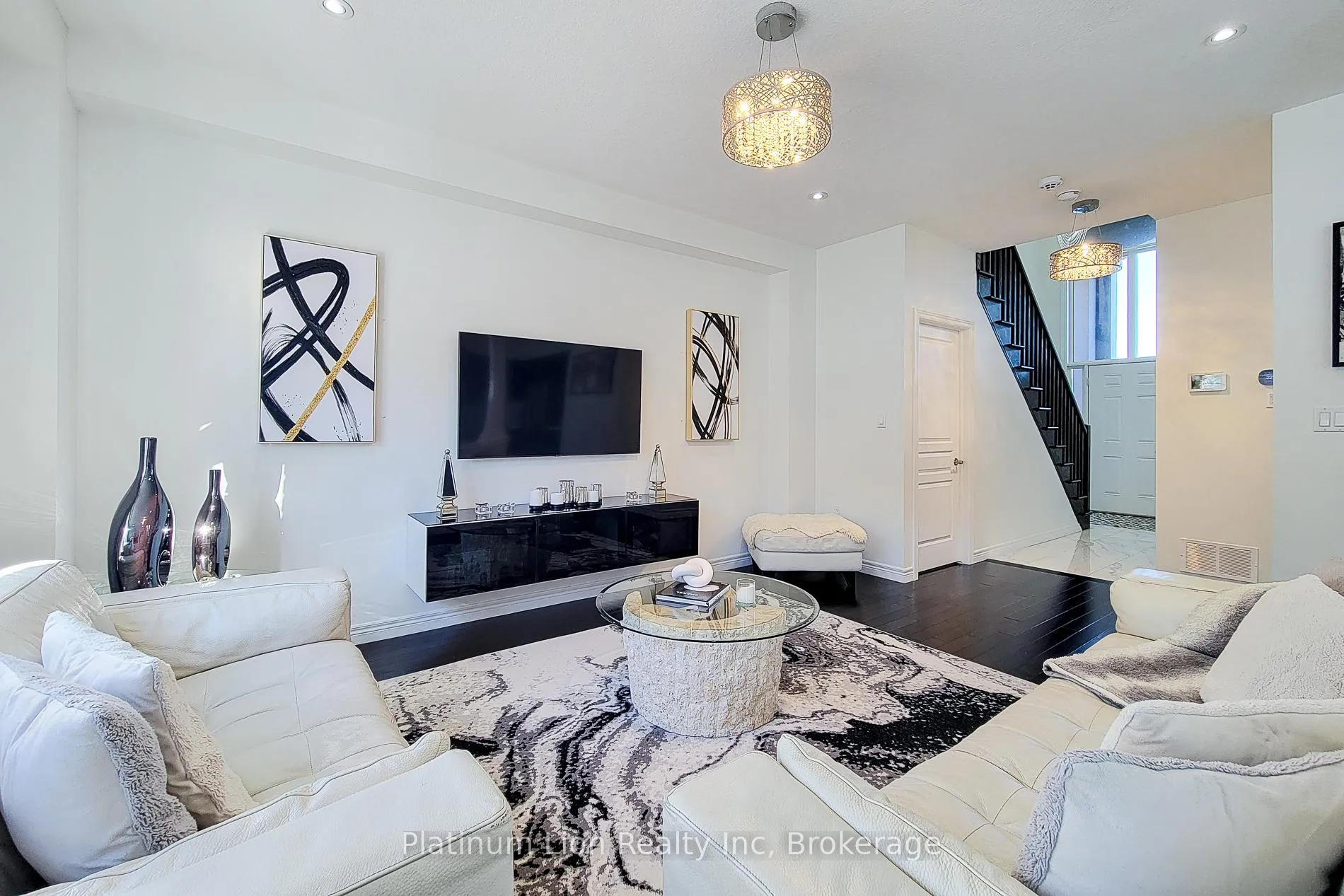 Photo 7 of 190 Bellagio Avenue, Hamilton, Rural Glanbrook — HOMEH