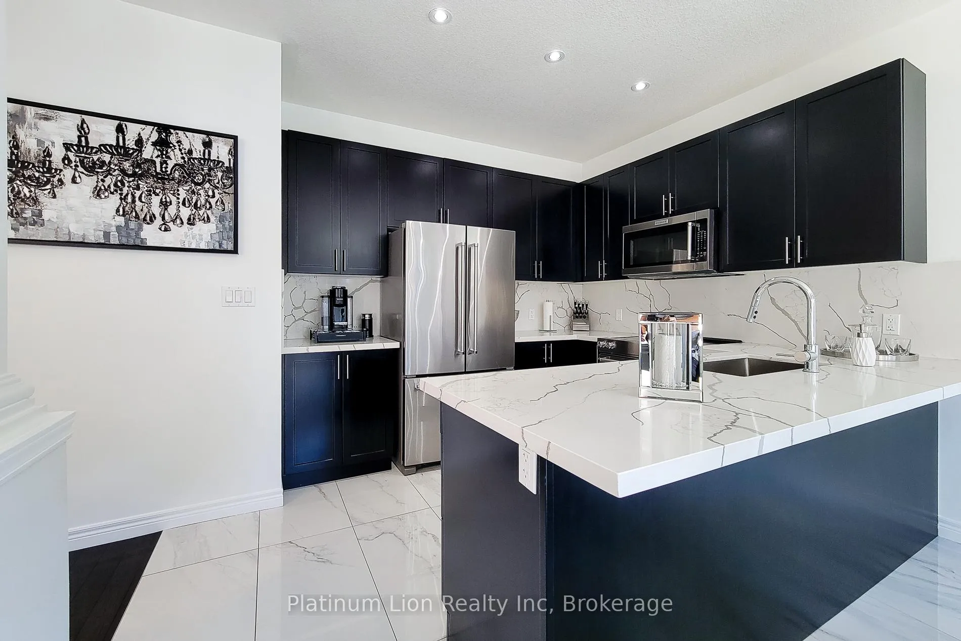 Photo 12 of 190 Bellagio Avenue, Hamilton, Rural Glanbrook — HOMEH
