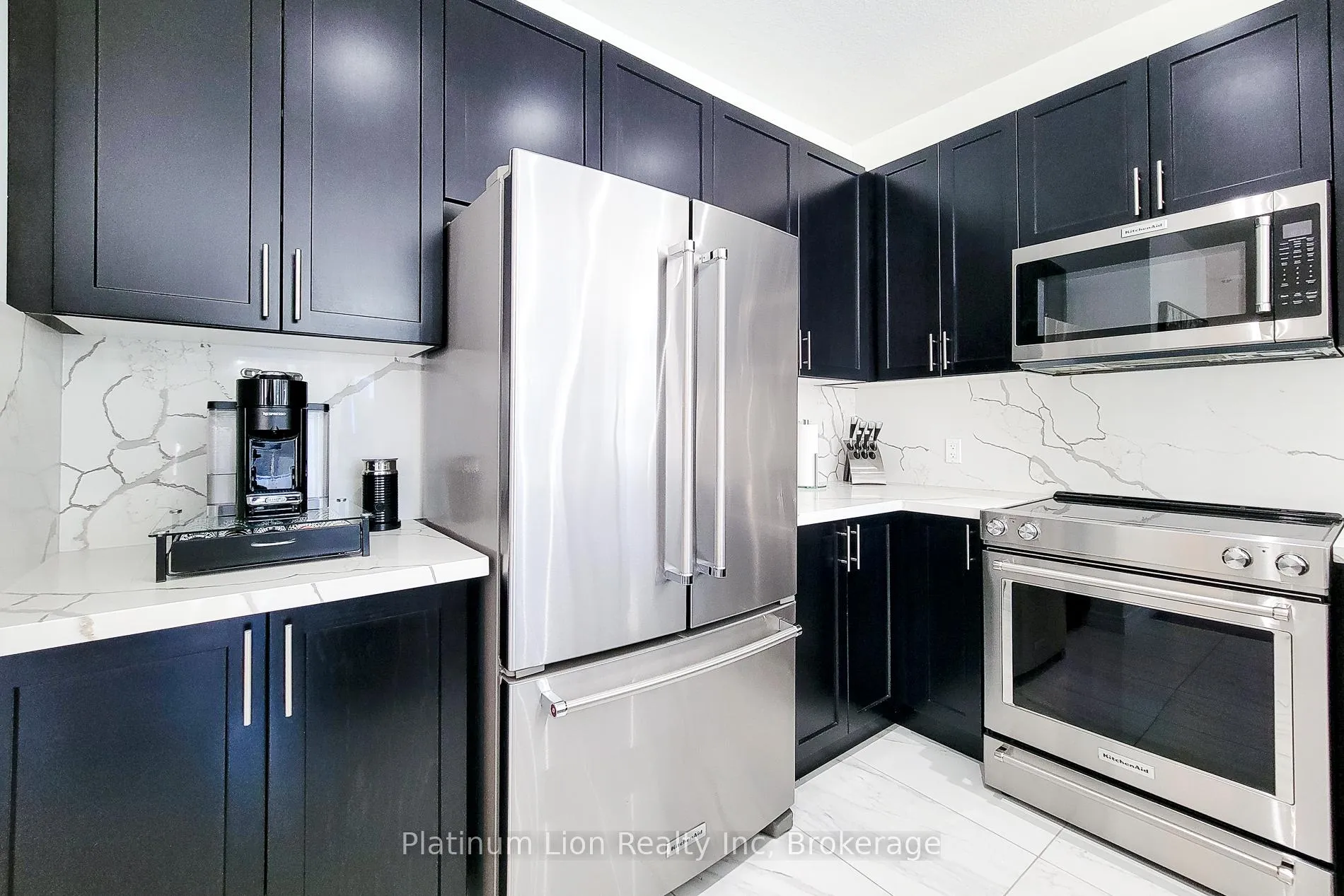 Photo 14 of 190 Bellagio Avenue, Hamilton, Rural Glanbrook — HOMEH