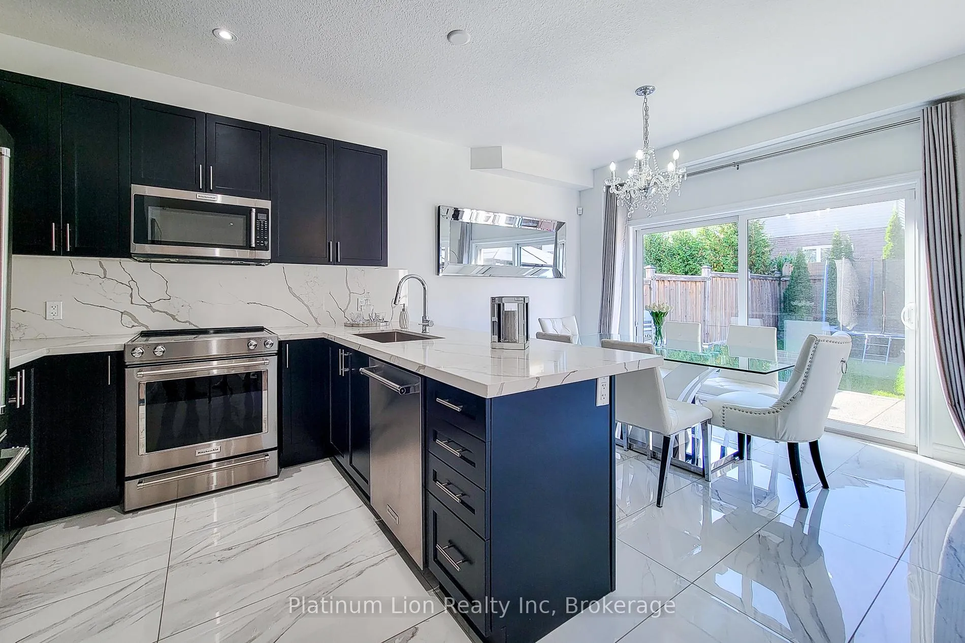 Photo 17 of 190 Bellagio Avenue, Hamilton, Rural Glanbrook — HOMEH