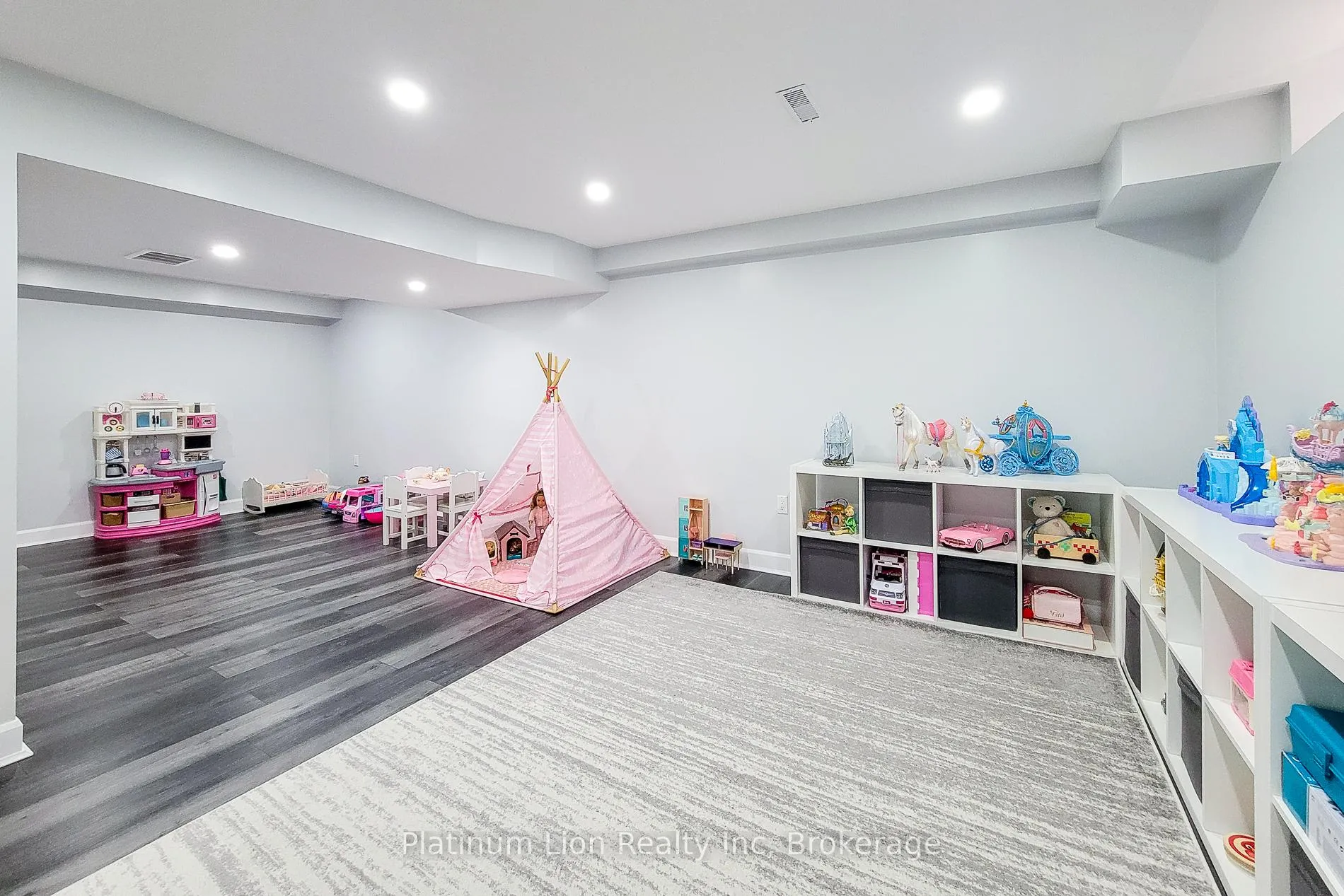 Photo 39 of 190 Bellagio Avenue, Hamilton, Rural Glanbrook — HOMEH