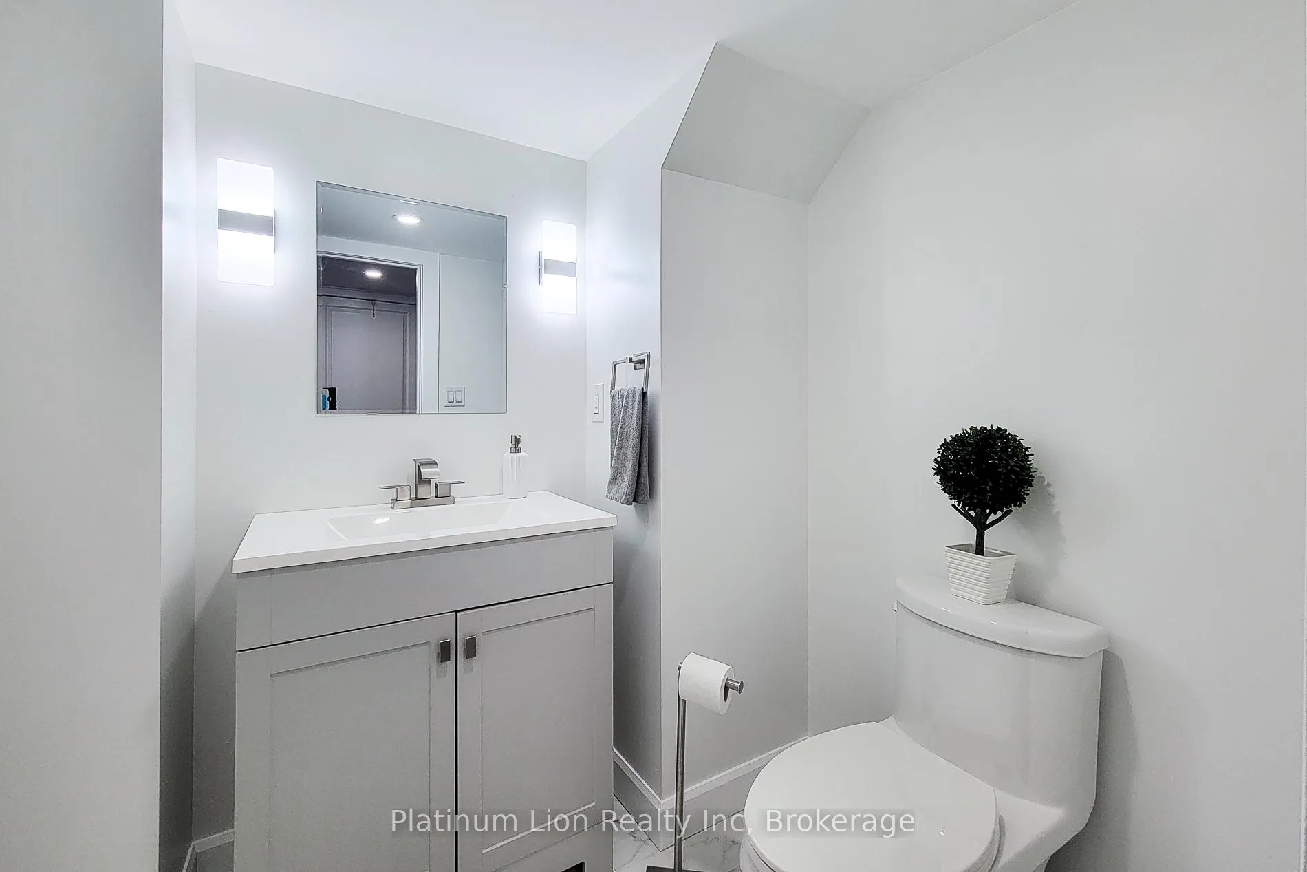 Photo 42 of 190 Bellagio Avenue, Hamilton, Rural Glanbrook — HOMEH