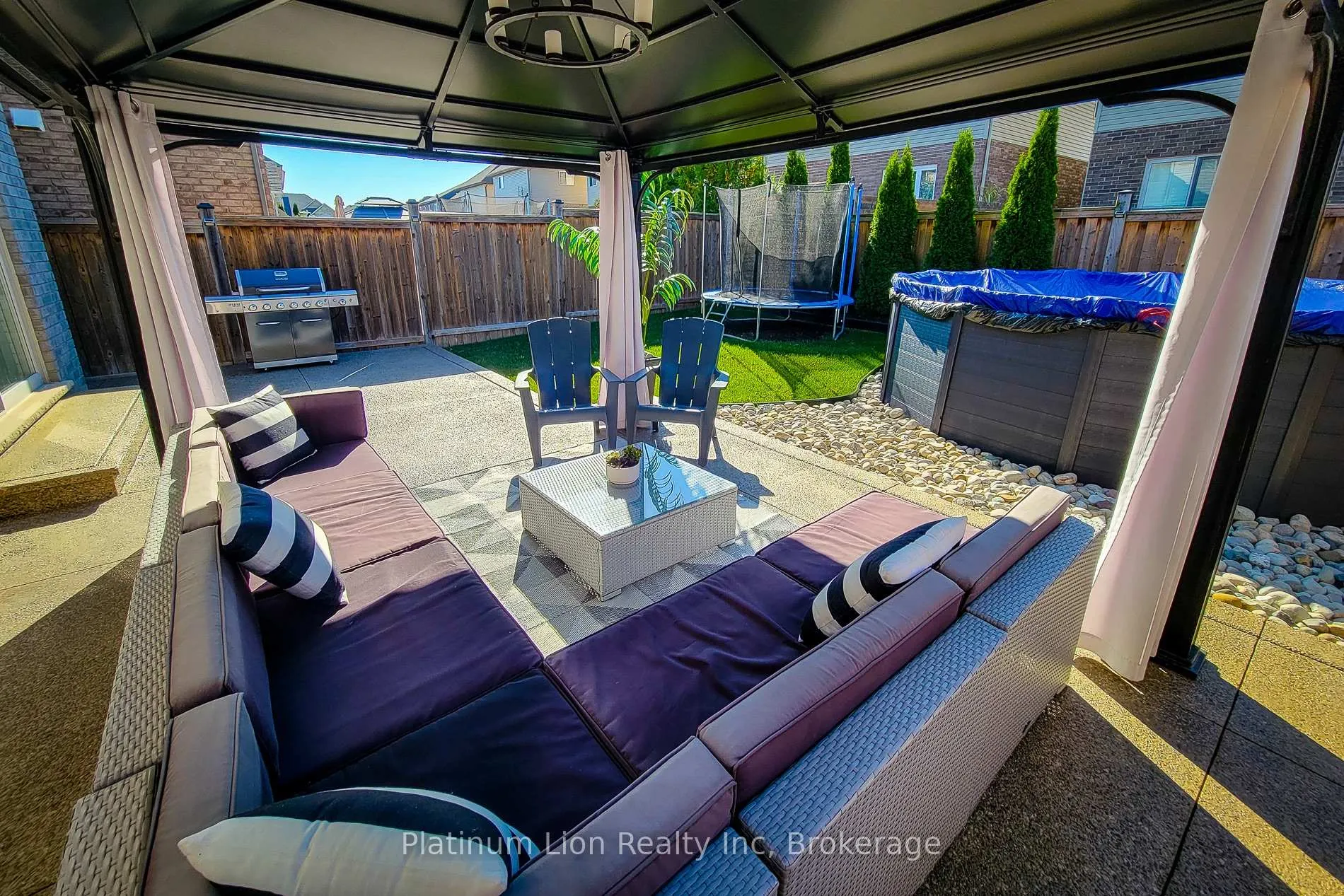 Photo 46 of 190 Bellagio Avenue, Hamilton, Rural Glanbrook — HOMEH
