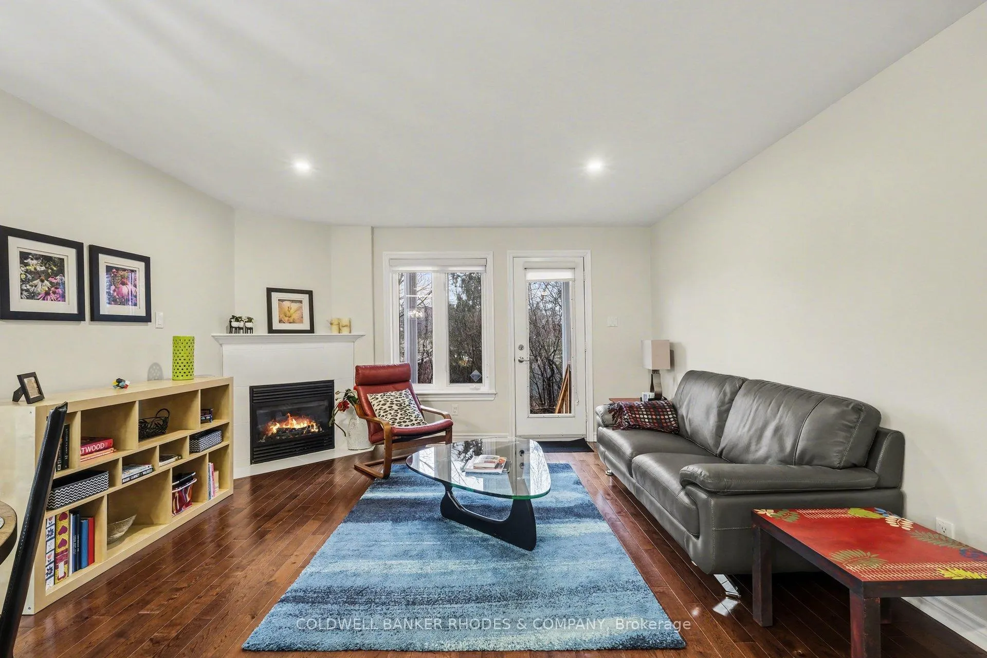 Photo 4 of 60 Mayflower Private, Ottawa, Woodroffe — HOMEH