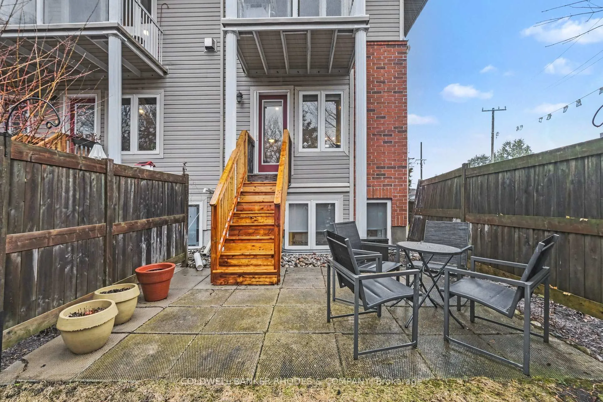 Photo 29 of 60 Mayflower Private, Ottawa, Woodroffe — HOMEH