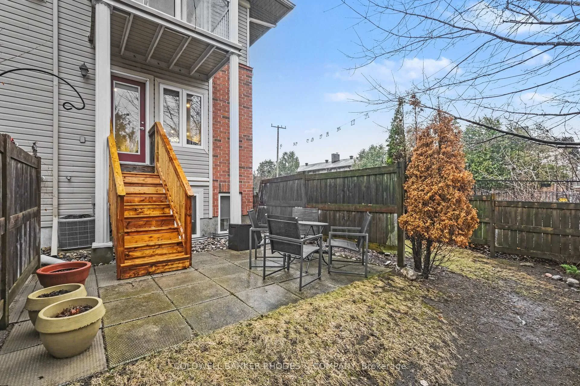 Photo 30 of 60 Mayflower Private, Ottawa, Woodroffe — HOMEH