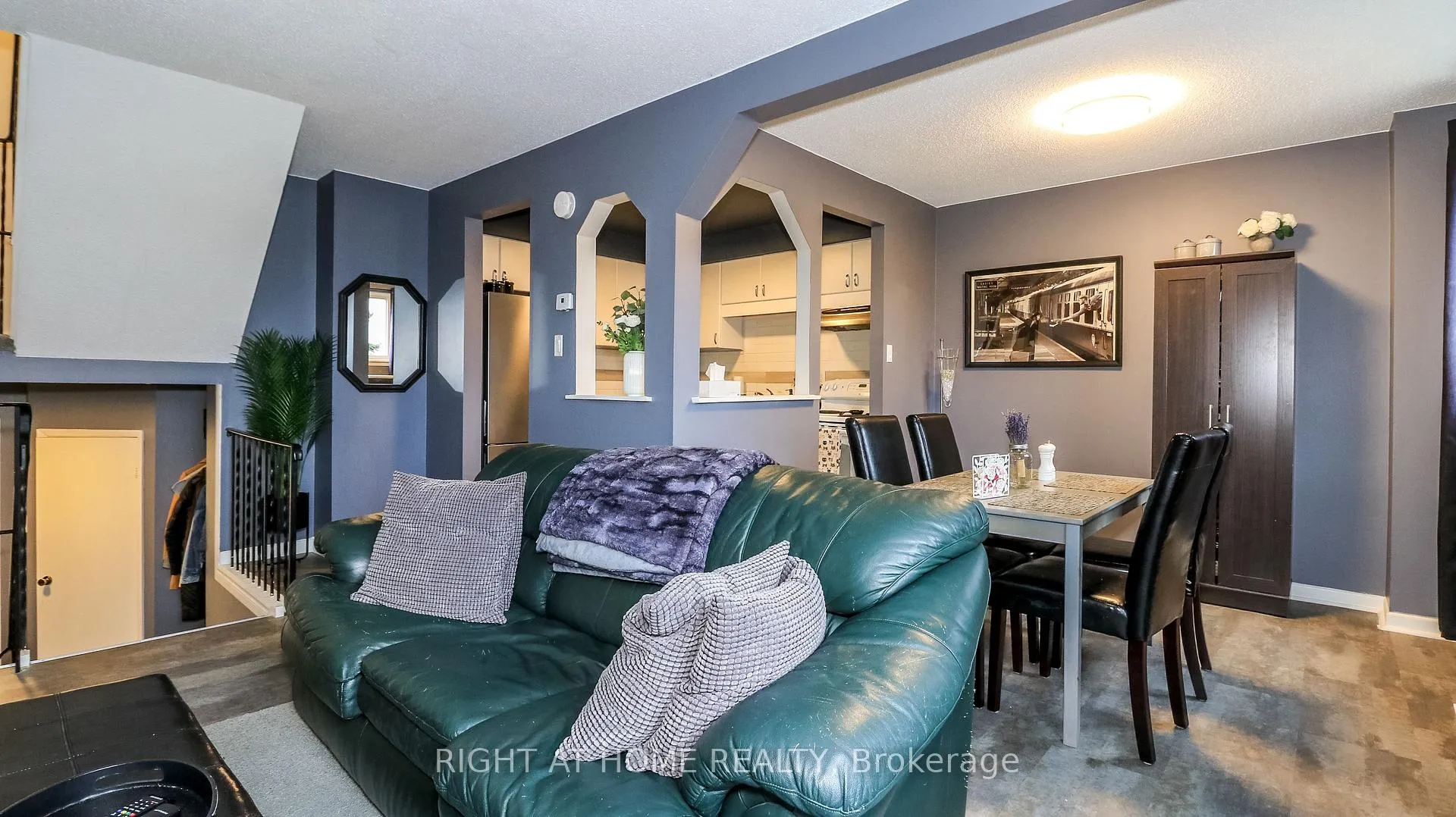Photo 11 of 21 Robin Court, Barrie, Cundles East — HOMEH