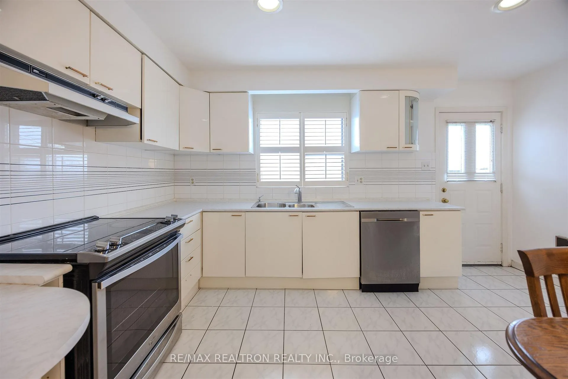 Photo 16 of 142 Gilbert Avenue, Toronto, Corso Italia-Davenport — HOMEH