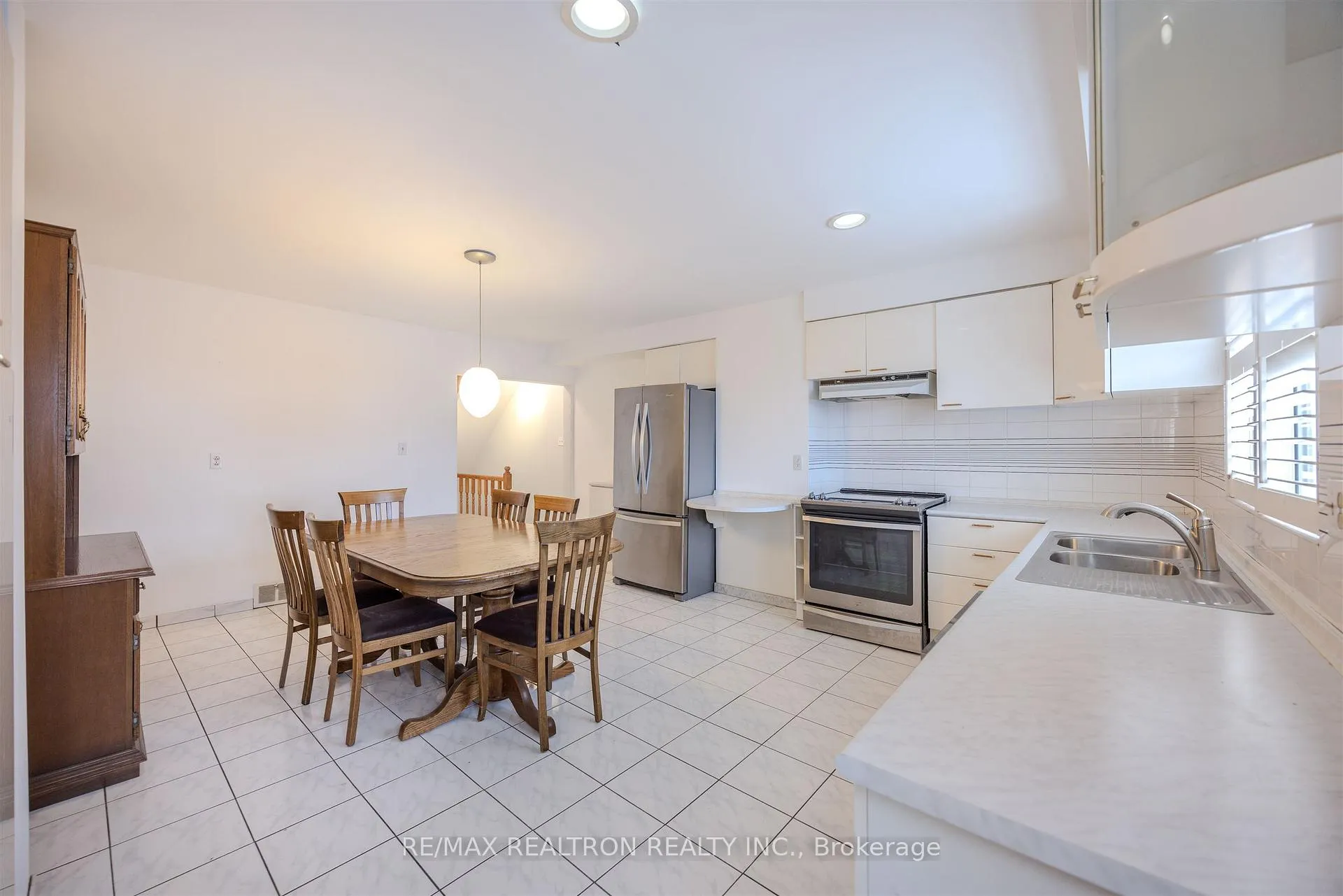 Photo 17 of 142 Gilbert Avenue, Toronto, Corso Italia-Davenport — HOMEH
