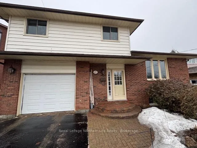 Photo 4 of 45 Sable Crescent, North Bay, Birchaven — HOMEH