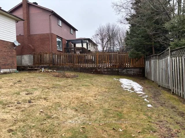 Photo 9 of 45 Sable Crescent, North Bay, Birchaven — HOMEH