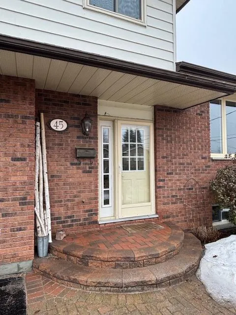 Photo 11 of 45 Sable Crescent, North Bay, Birchaven — HOMEH