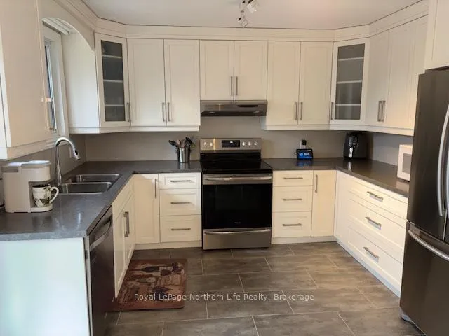 Photo 18 of 45 Sable Crescent, North Bay, Birchaven — HOMEH