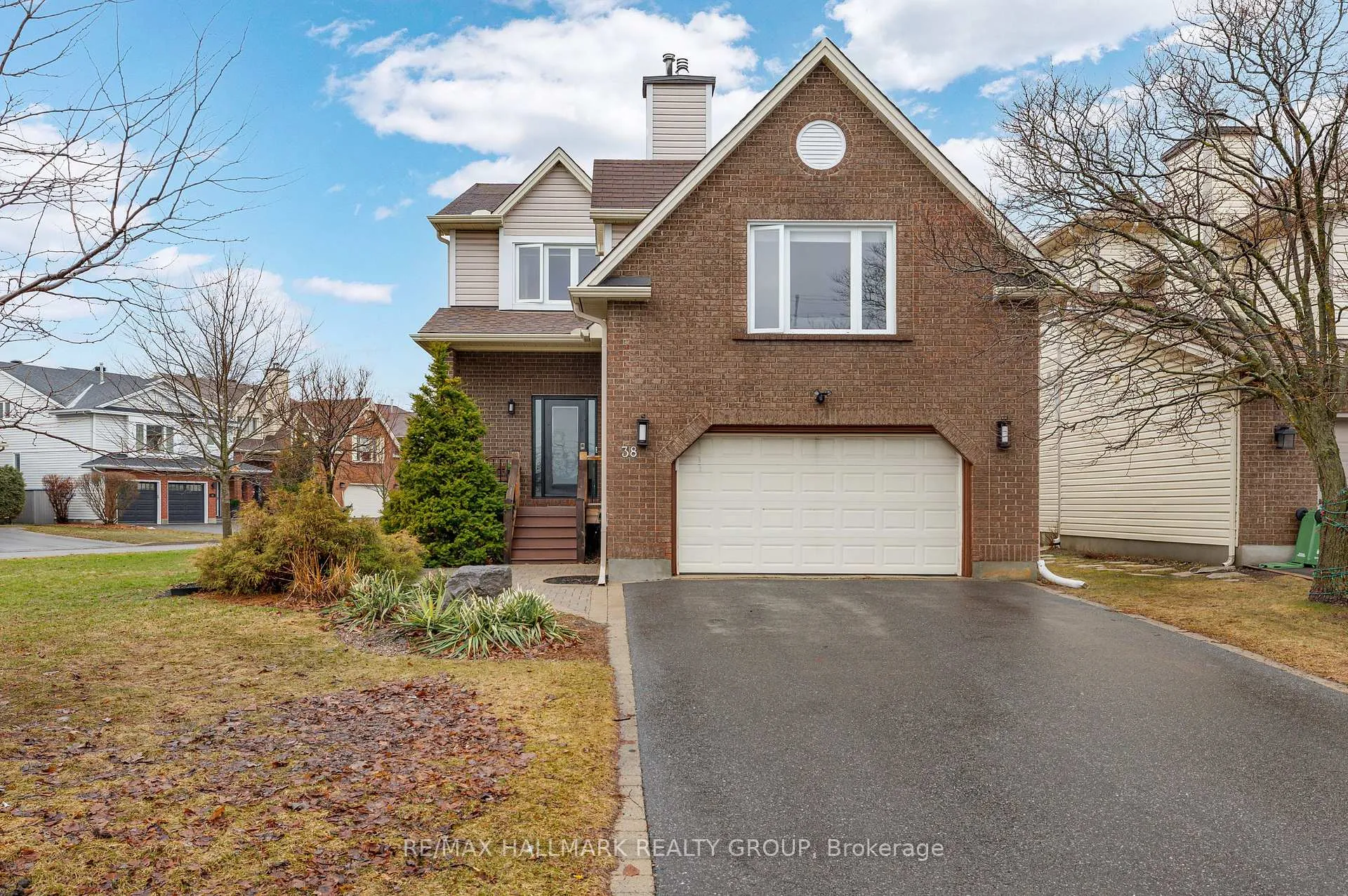 Photo 1 of 38 Briermoor Crescent, Ottawa, Hunt Club Park/Greenboro — HOMEH
