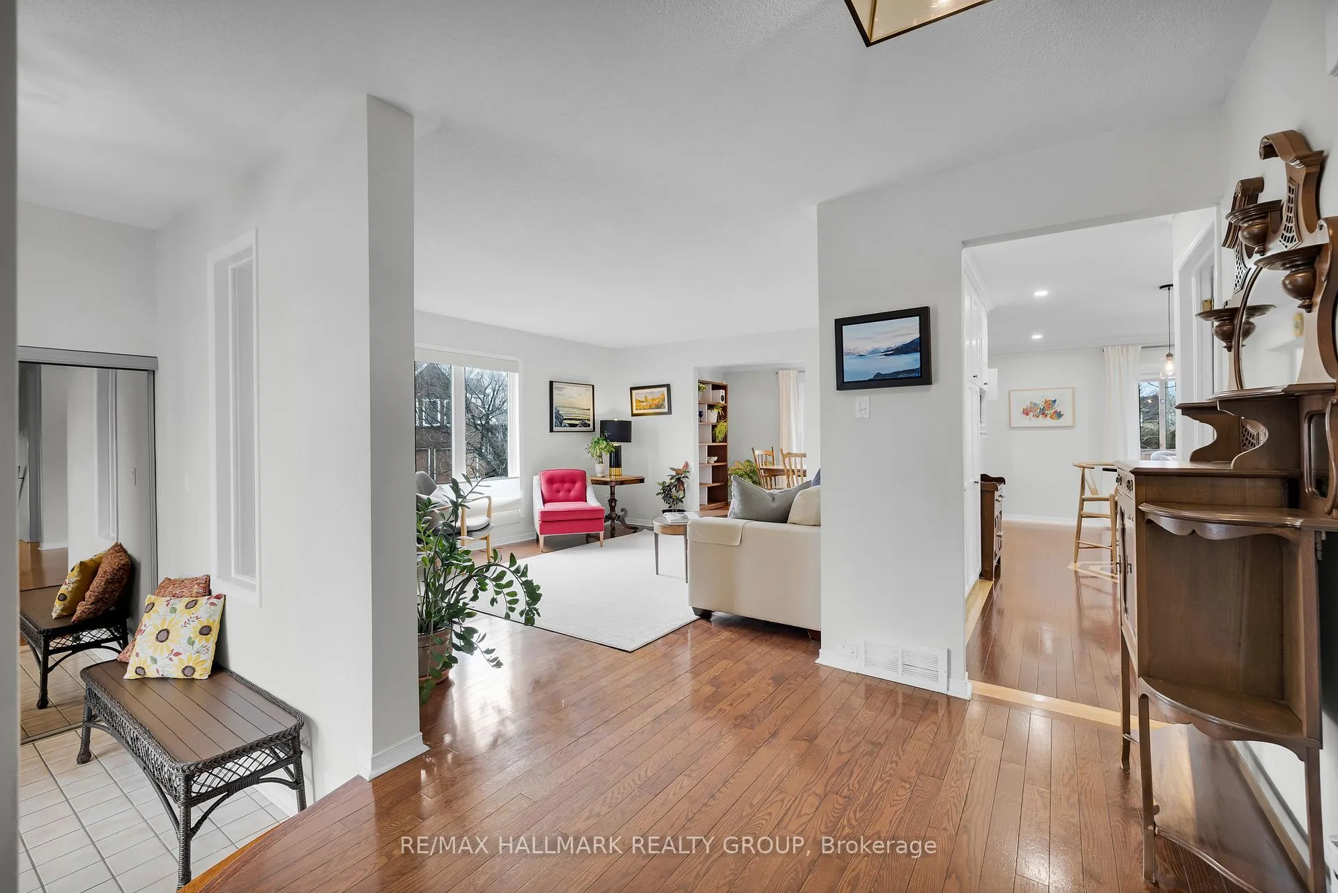 Photo 4 of 38 Briermoor Crescent, Ottawa, Hunt Club Park/Greenboro — HOMEH