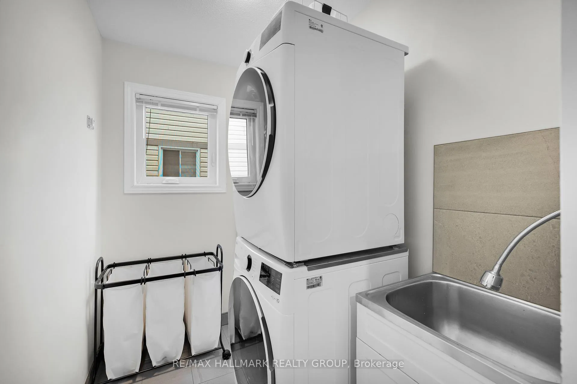 Photo 22 of 38 Briermoor Crescent, Ottawa, Hunt Club Park/Greenboro — HOMEH