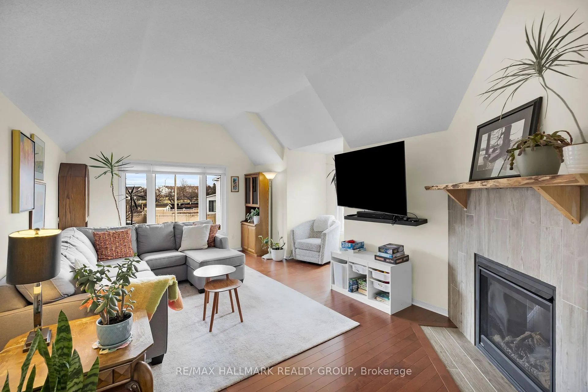Photo 24 of 38 Briermoor Crescent, Ottawa, Hunt Club Park/Greenboro — HOMEH