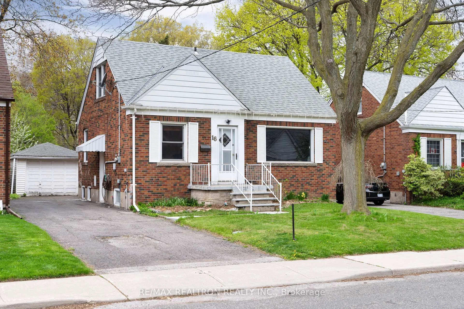Photo 1 of 16 Plaxton Drive, Toronto, O'Connor-Parkview — HOMEH