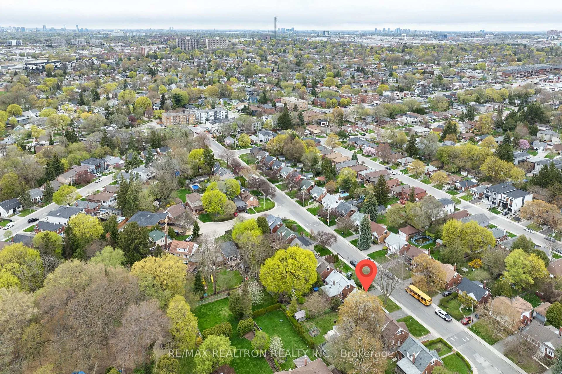 Photo 6 of 16 Plaxton Drive, Toronto, O'Connor-Parkview — HOMEH