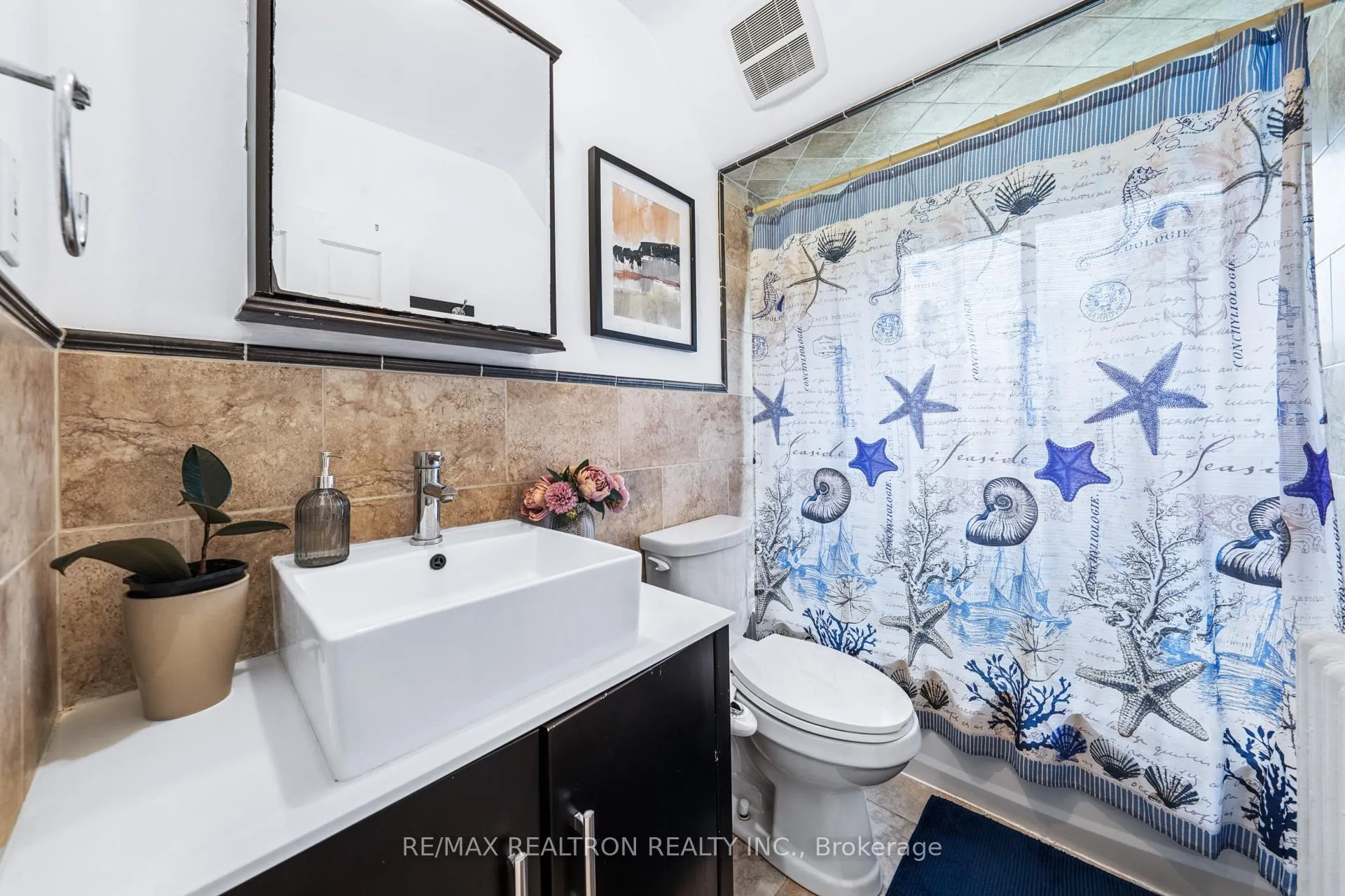Photo 14 of 16 Plaxton Drive, Toronto, O'Connor-Parkview — HOMEH