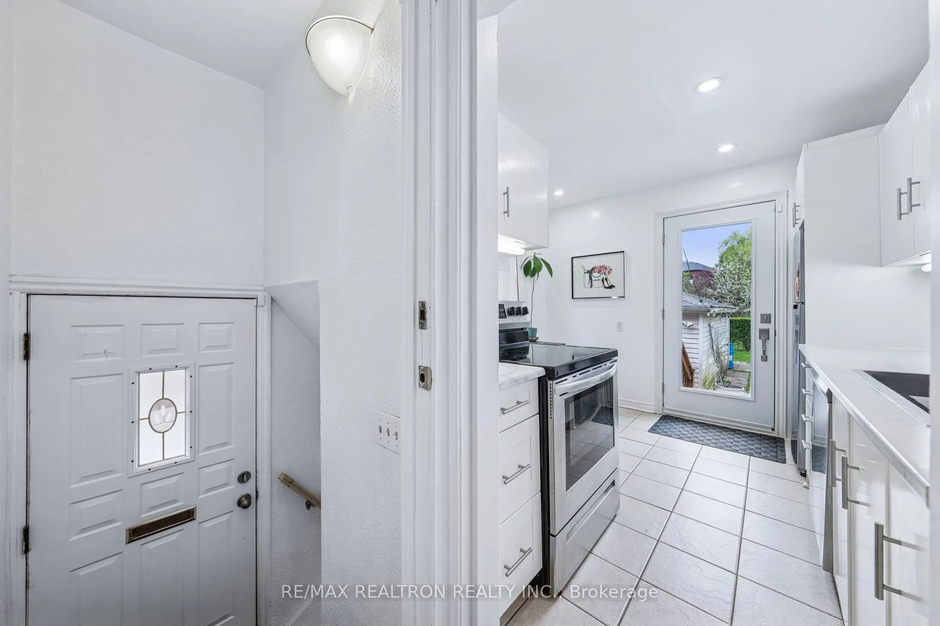 Photo 25 of 16 Plaxton Drive, Toronto, O'Connor-Parkview — HOMEH