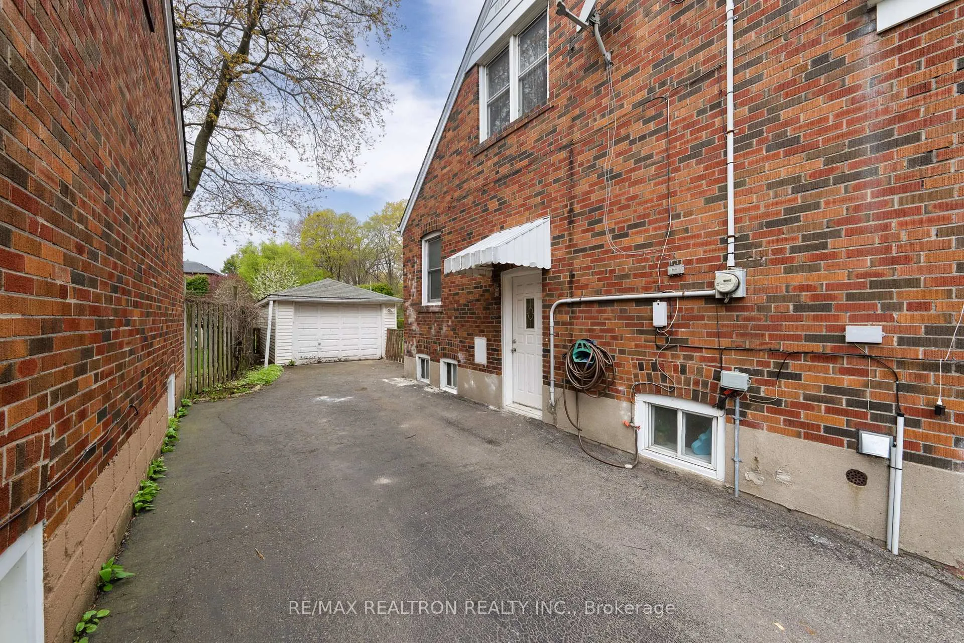 Photo 31 of 16 Plaxton Drive, Toronto, O'Connor-Parkview — HOMEH