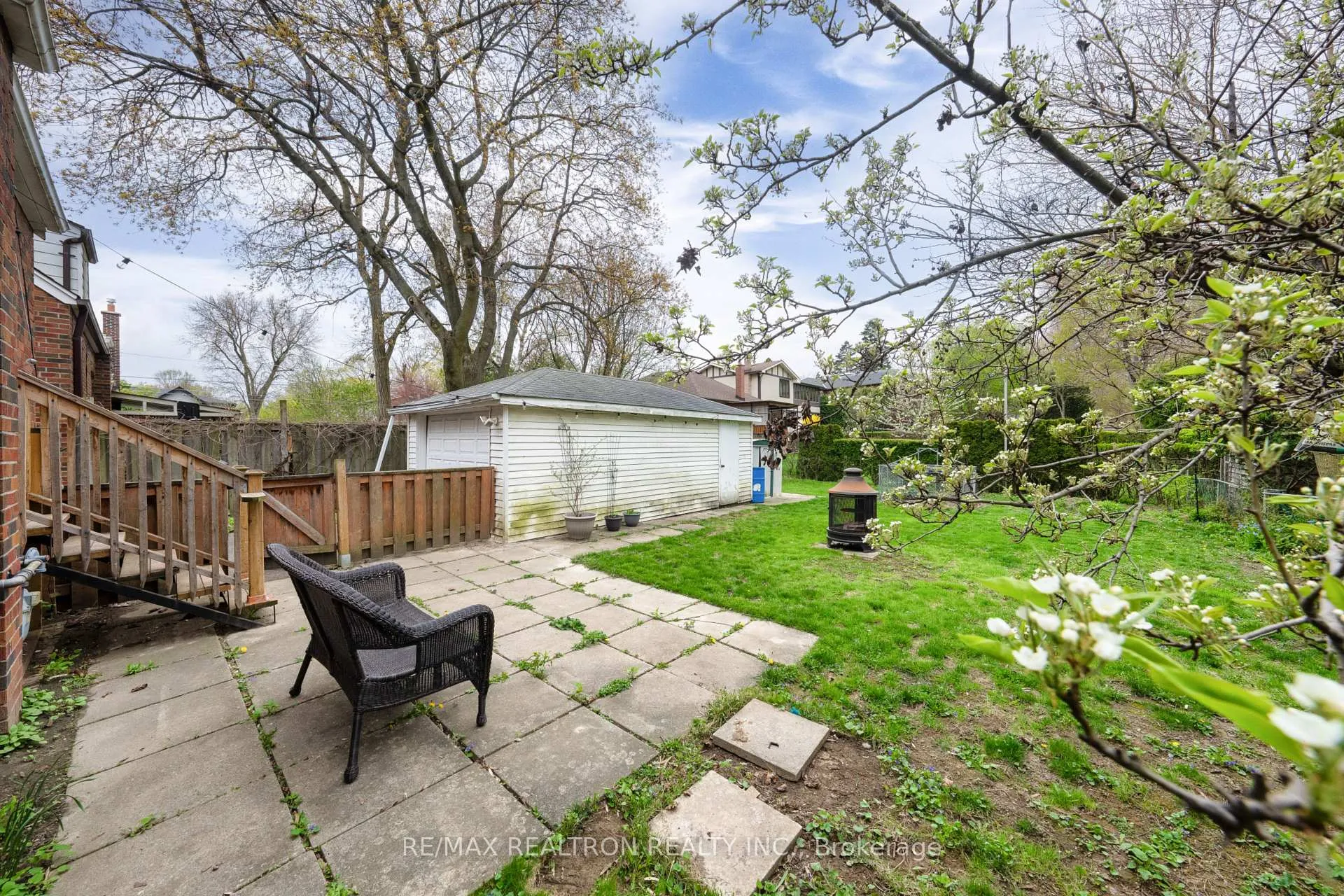 Photo 35 of 16 Plaxton Drive, Toronto, O'Connor-Parkview — HOMEH