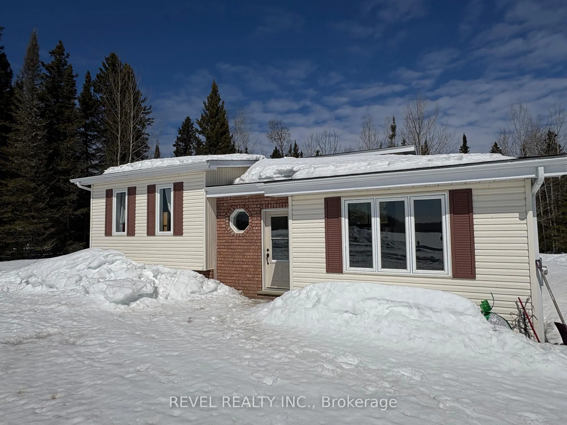 Photo 1 of 385 Nahma Road, Cochrane — HOMEH