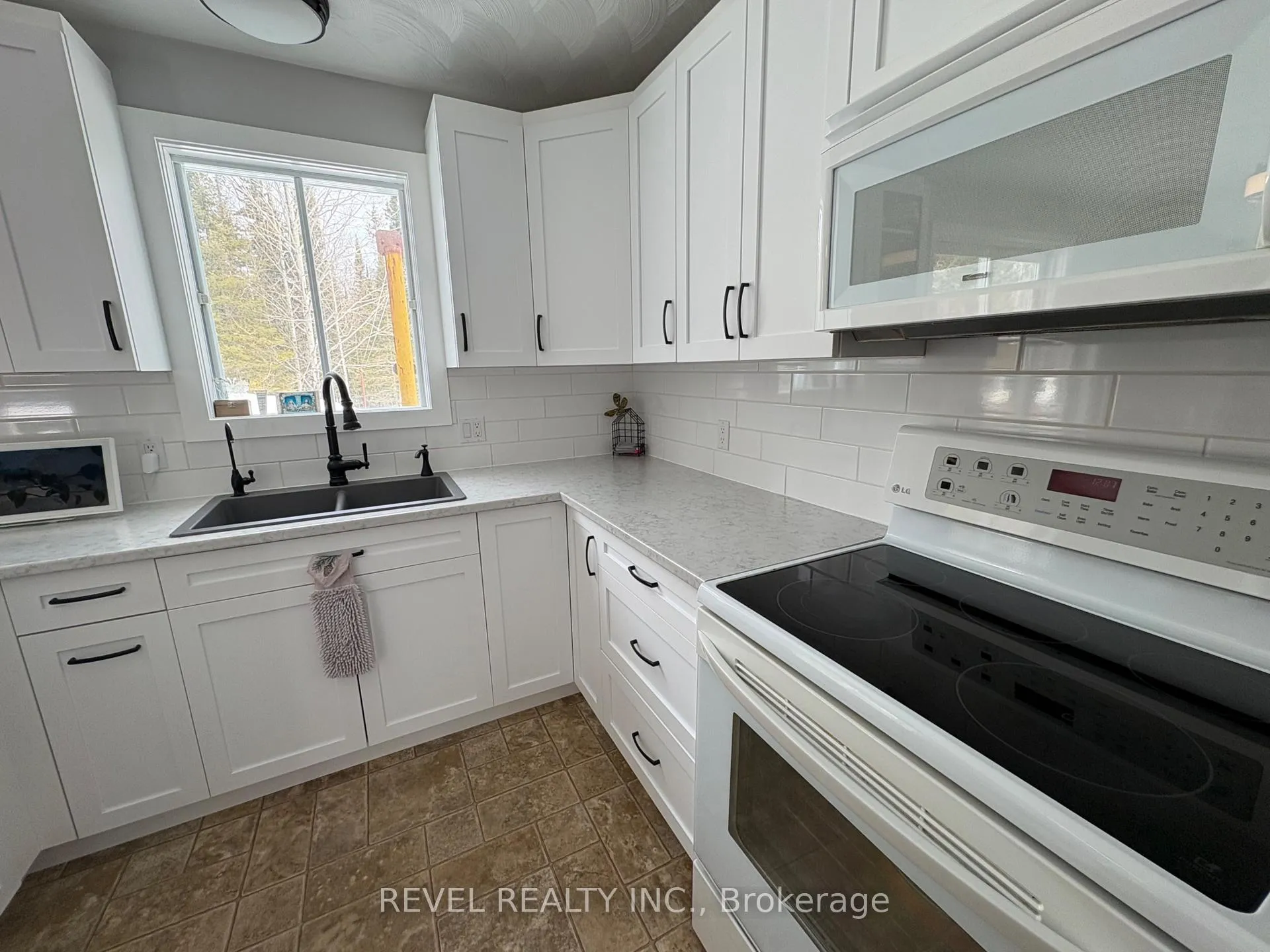 Photo 7 of 385 Nahma Road, Cochrane — HOMEH