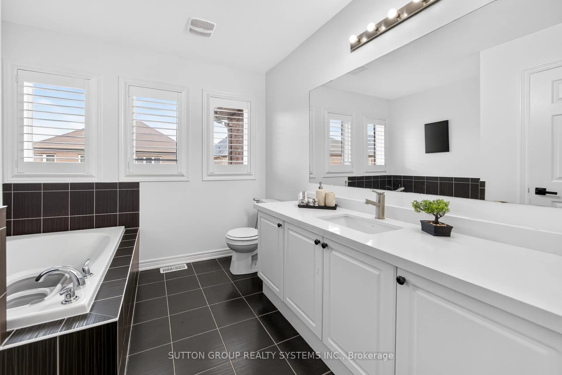 Photo 28 of 10 Munch Place, Milton, Willmott — HOMEH