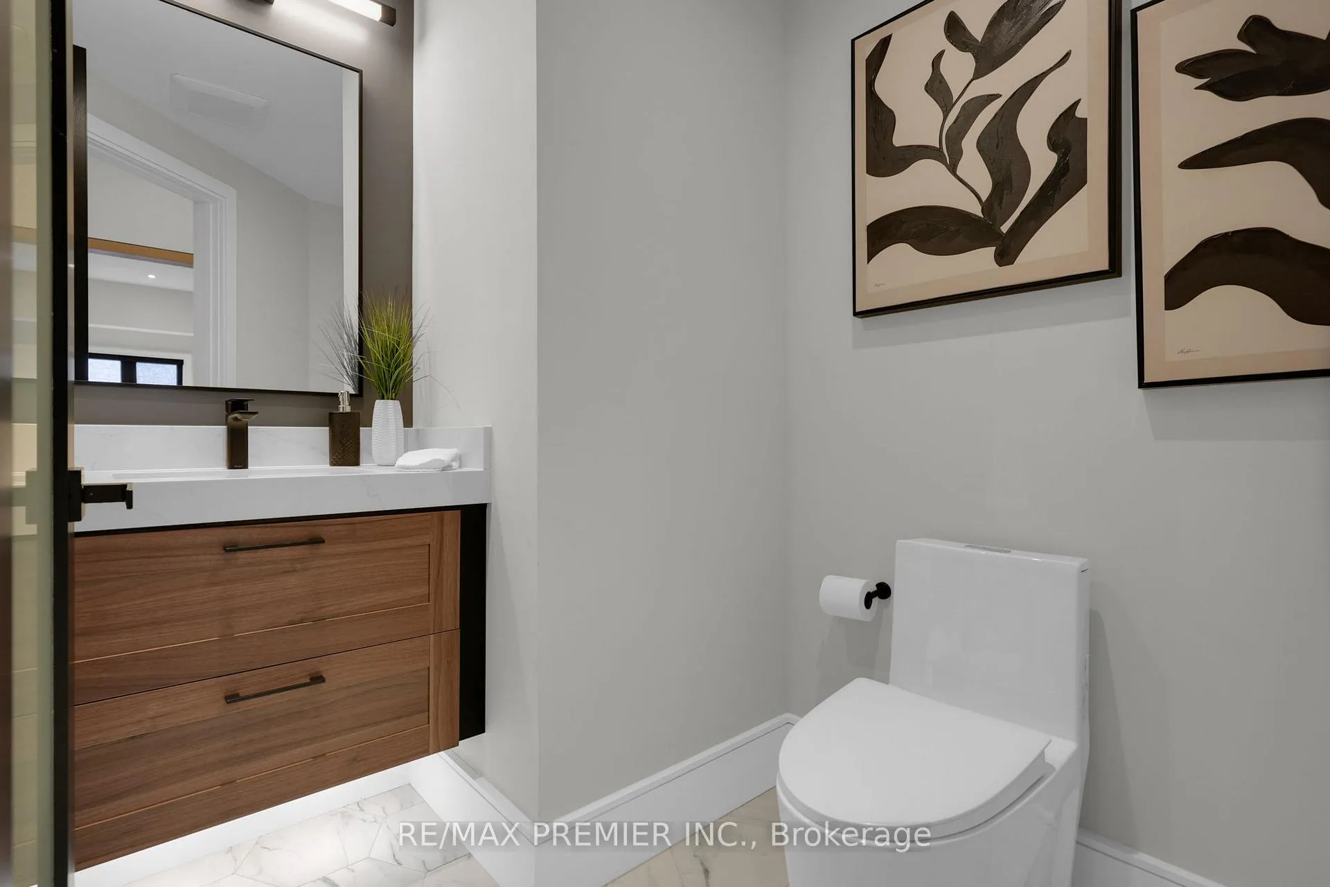 Photo 22 of 19 Polo Crescent, Vaughan, East Woodbridge — HOMEH