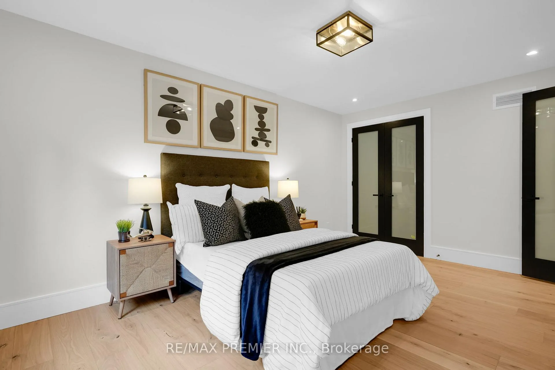 Photo 24 of 19 Polo Crescent, Vaughan, East Woodbridge — HOMEH
