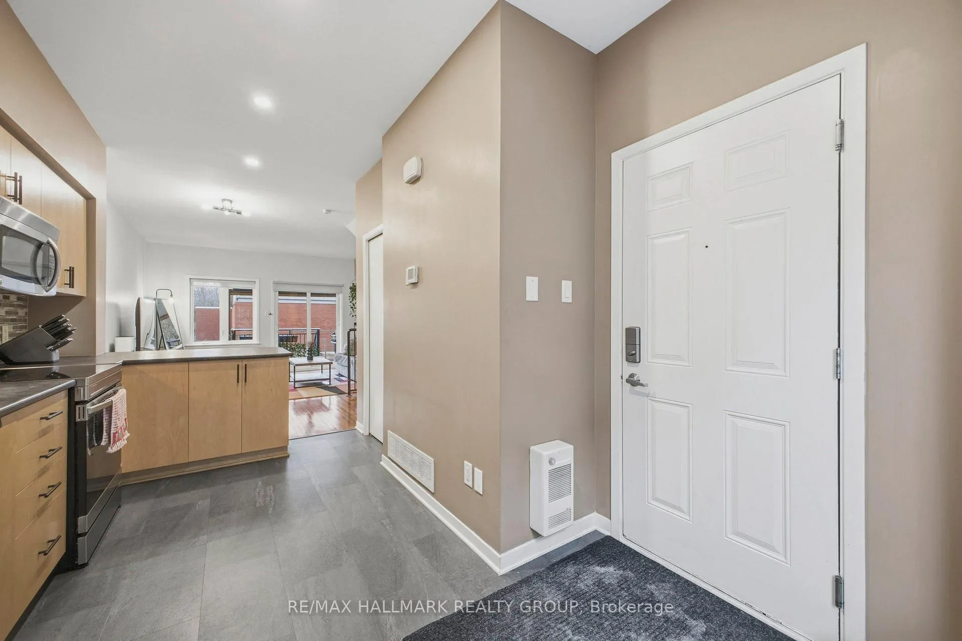 Photo 5 of Unit 5, 795 Montreal Road, Ottawa, CFB Rockcliffe and Area — HOMEH