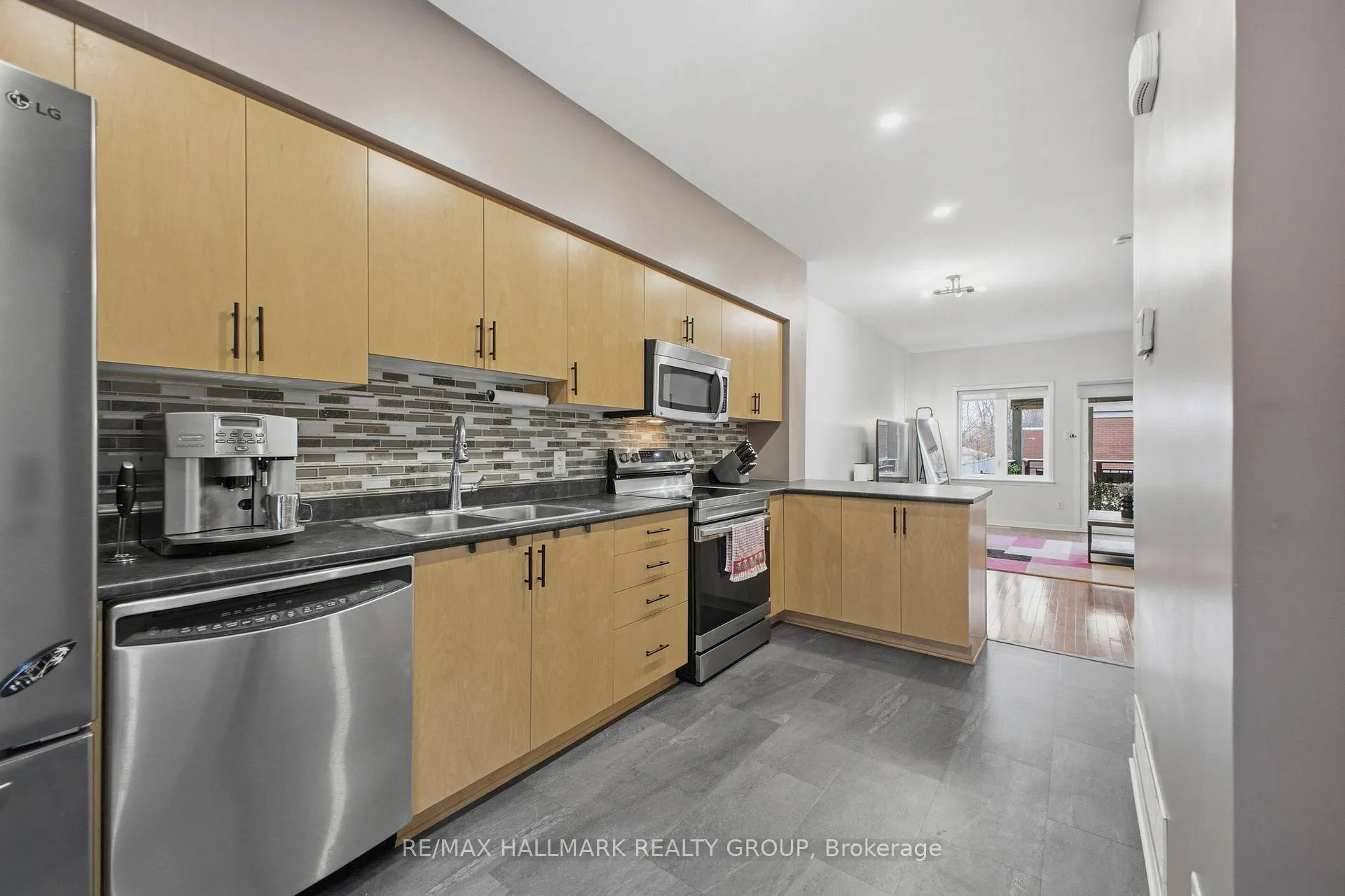 Photo 6 of Unit 5, 795 Montreal Road, Ottawa, CFB Rockcliffe and Area — HOMEH