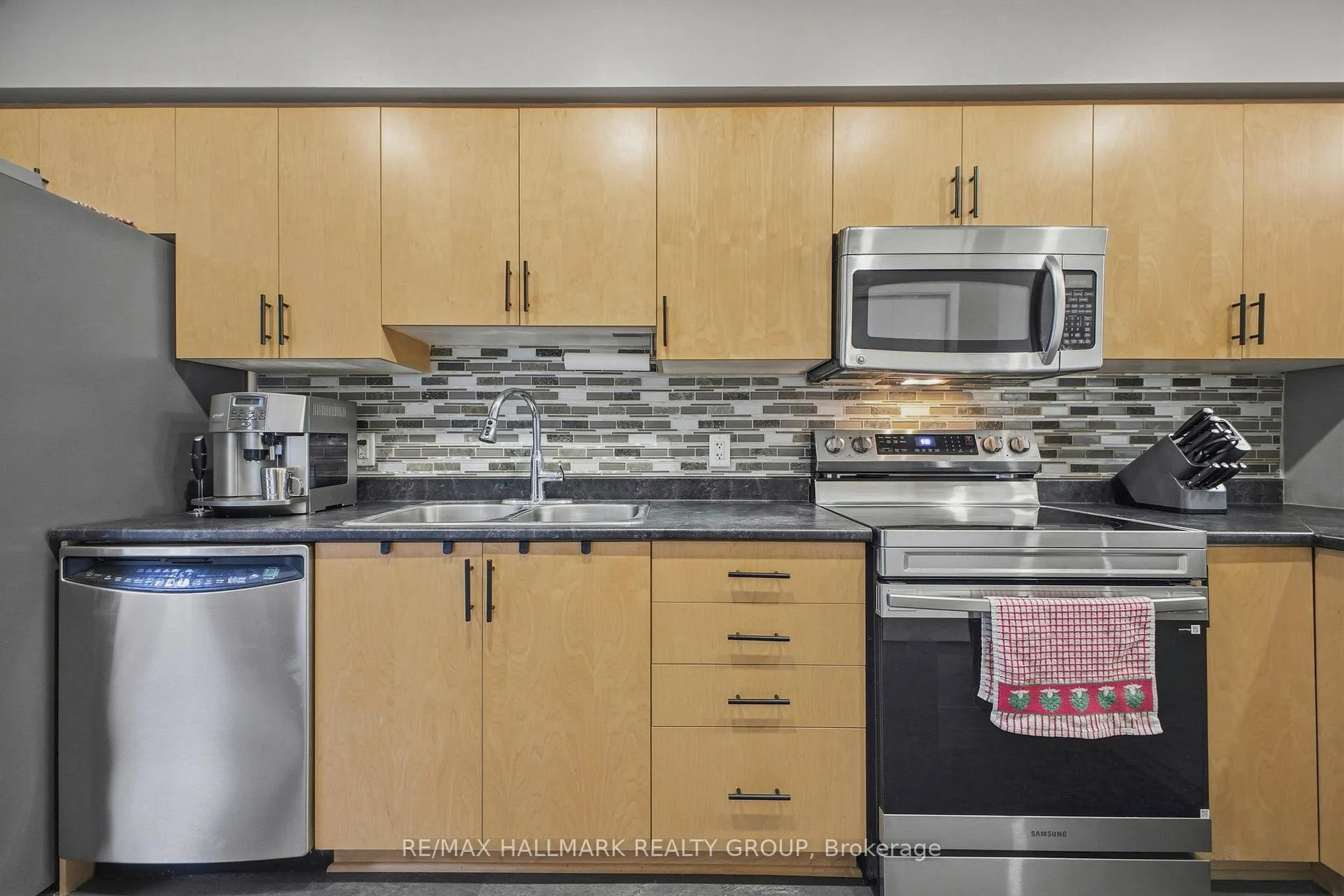 Photo 7 of Unit 5, 795 Montreal Road, Ottawa, CFB Rockcliffe and Area — HOMEH