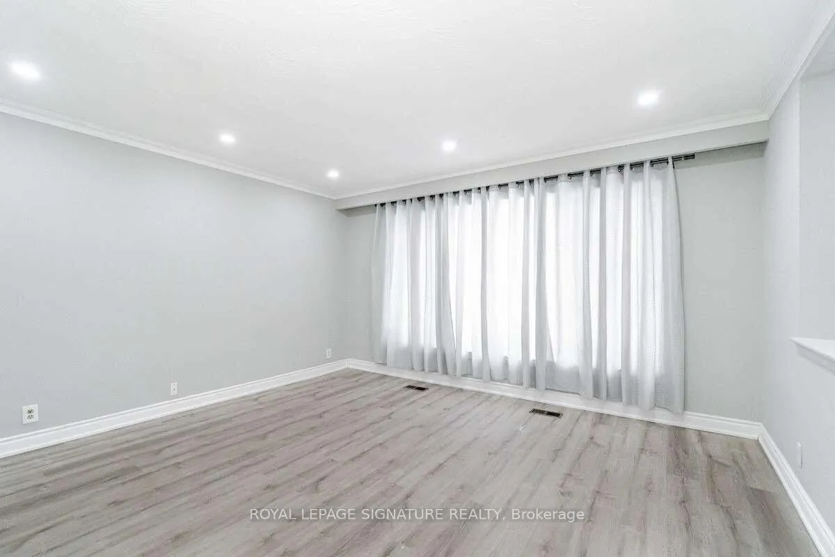 Photo 8 of Unit 1, 30 Gunton Drive, Etobicoke, West Humber-Clairville — HOMEH