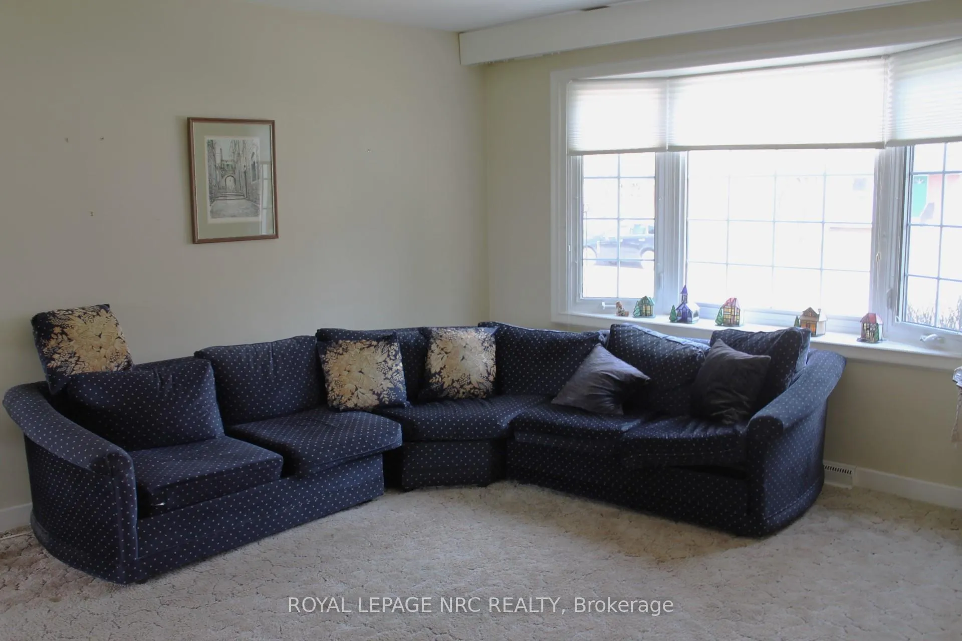 Photo 3 of 6987 Dell Avenue, Niagara Falls, Arad/Fallsview — HOMEH