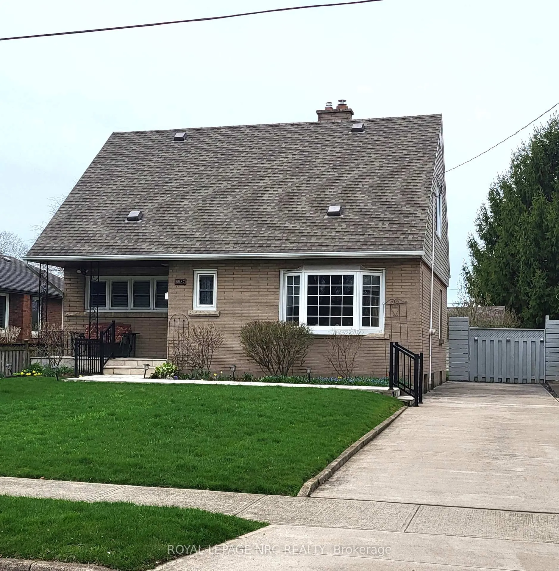 Photo 1 of 6987 Dell Avenue, Niagara Falls, Arad/Fallsview — HOMEH