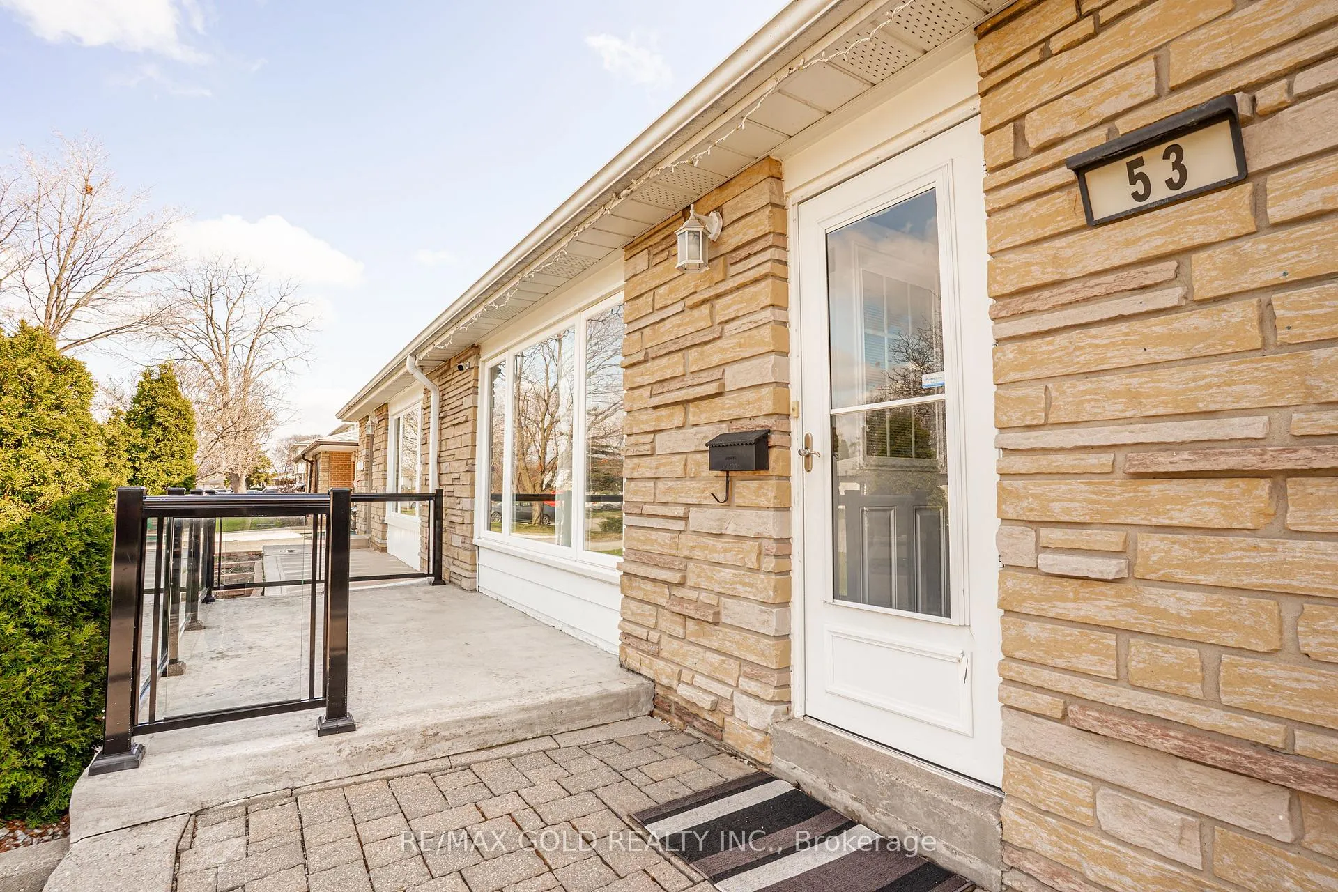 Photo 4 of 53 Davenport Crescent, Brampton, Southgate — HOMEH