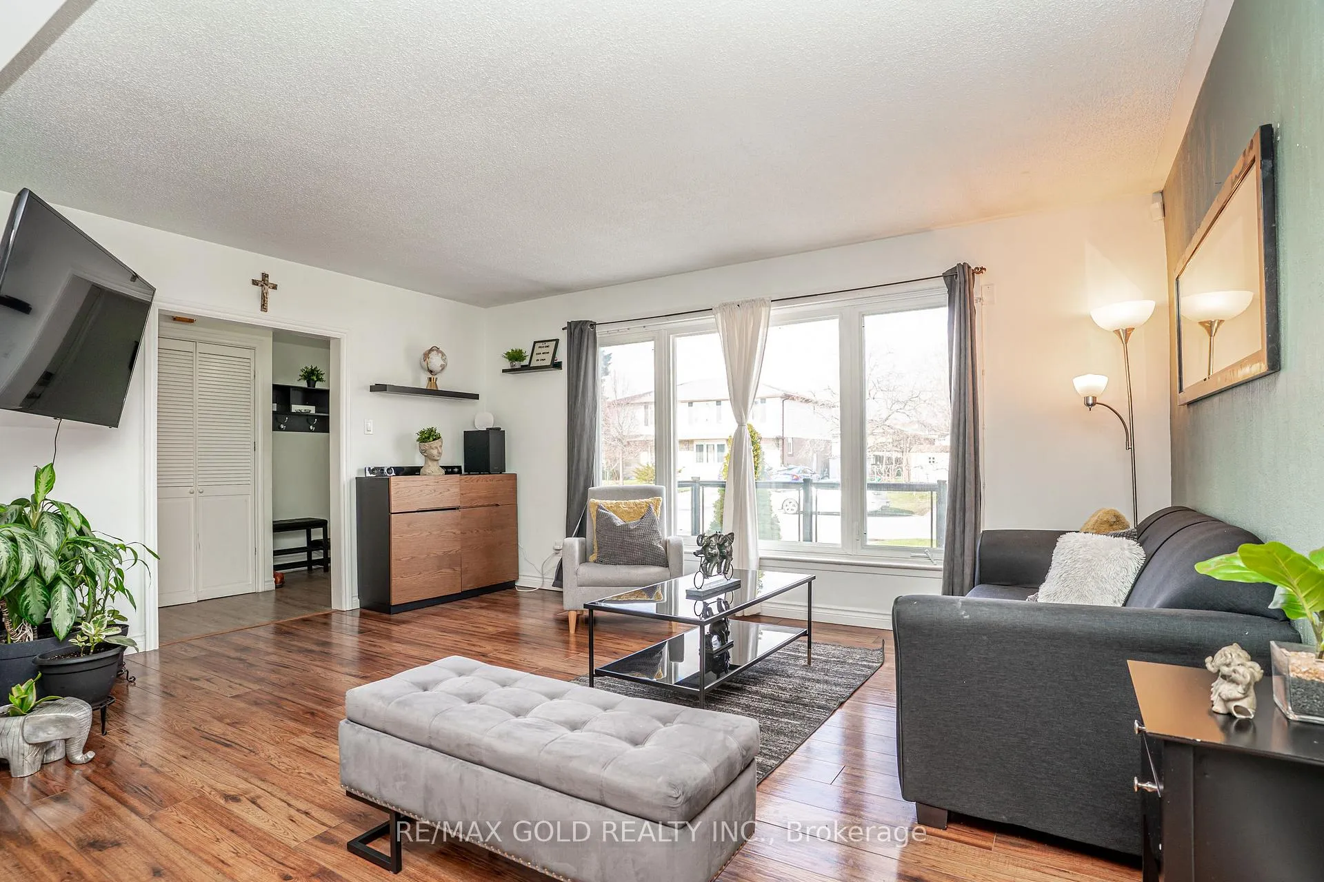 Photo 10 of 53 Davenport Crescent, Brampton, Southgate — HOMEH
