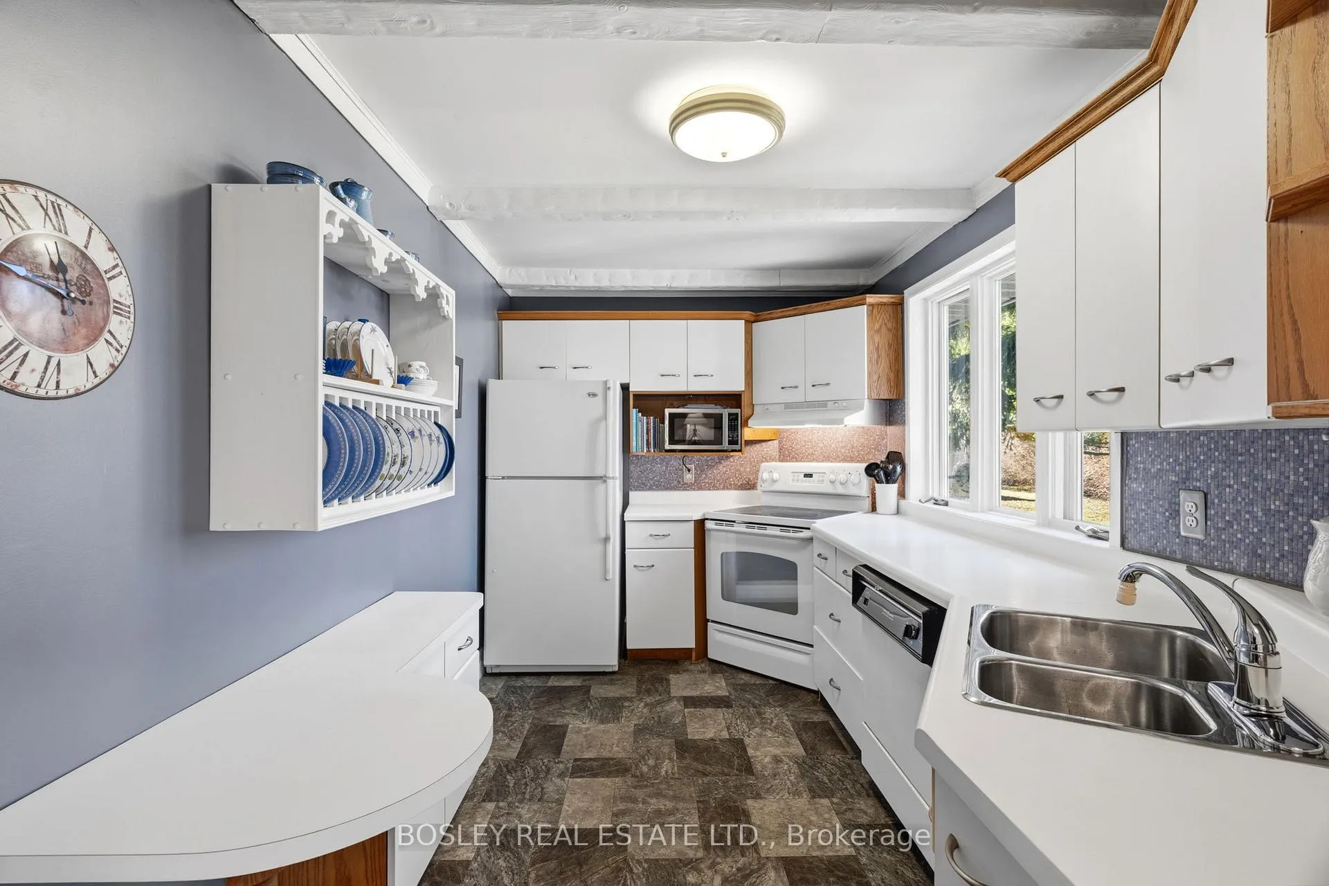 Photo 12 of 72571 Duchess Crescent, Bluewater, Hay — HOMEH