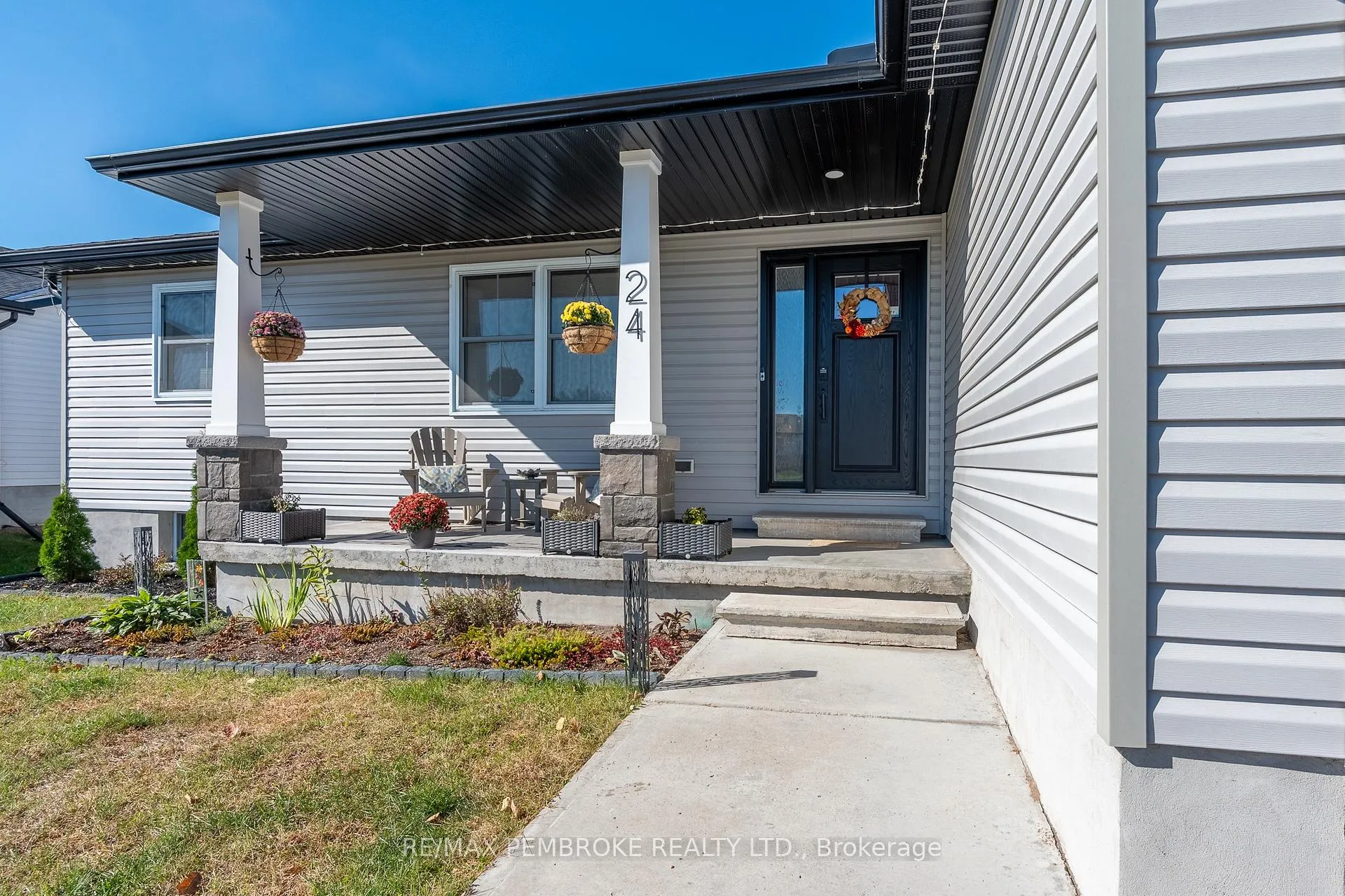 Photo 2 of 24 Terrance Drive, Petawawa — HOMEH