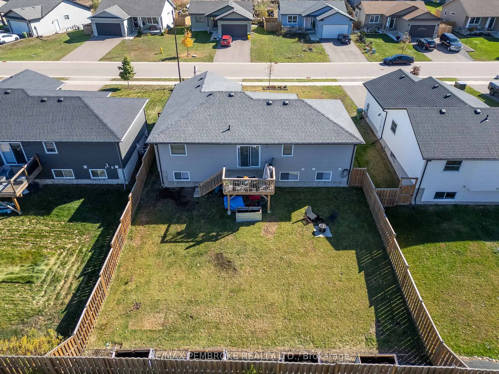 Photo 4 of 24 Terrance Drive, Petawawa — HOMEH