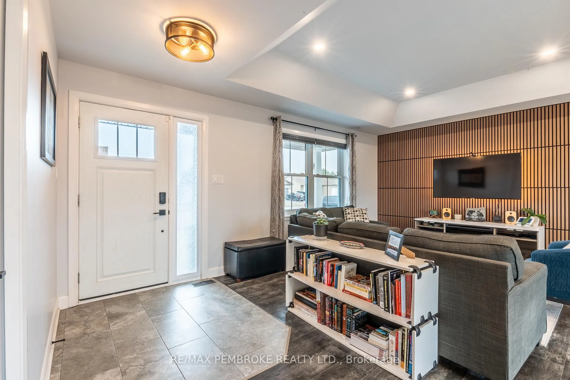 Photo 13 of 24 Terrance Drive, Petawawa — HOMEH
