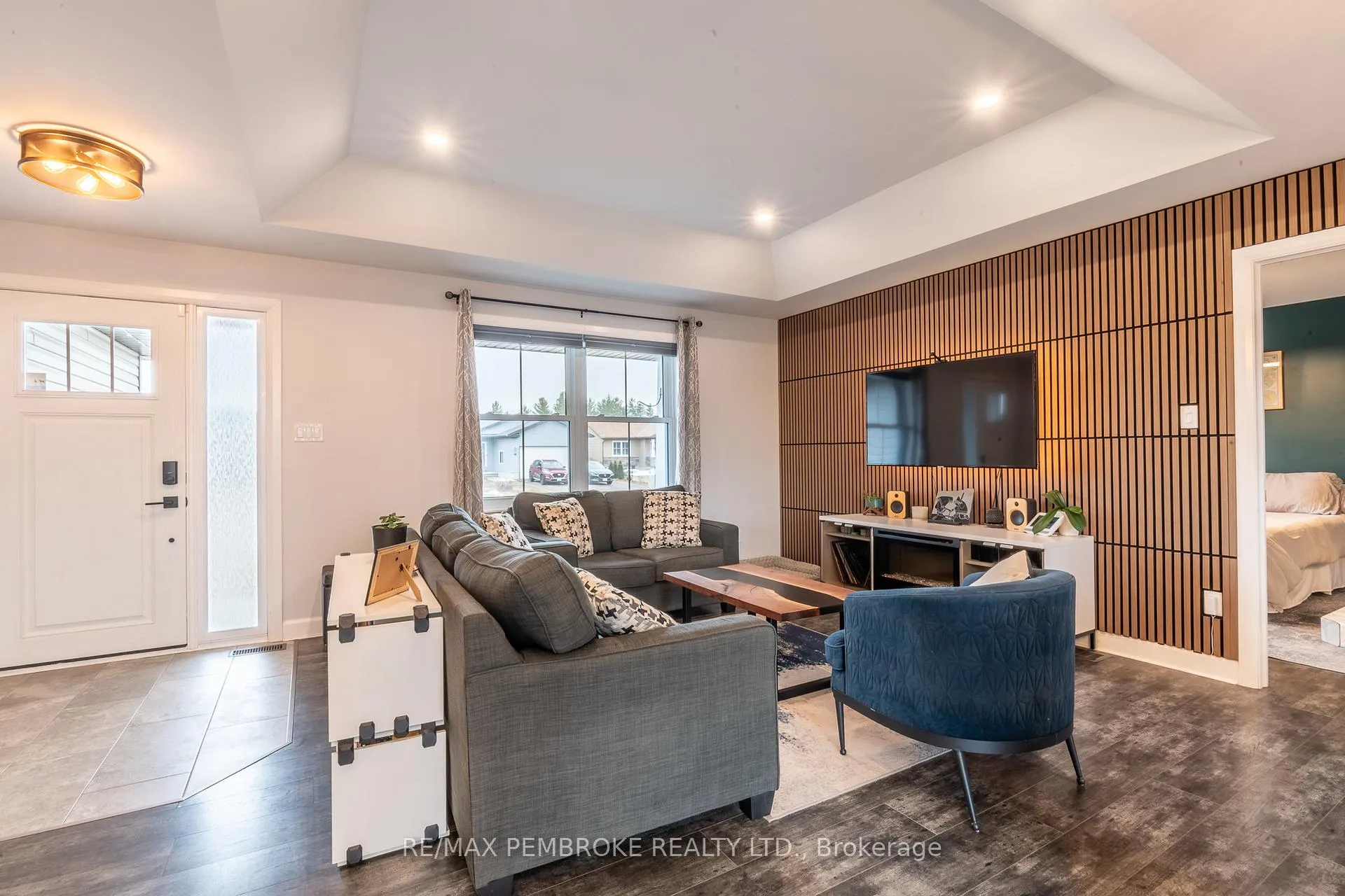 Photo 14 of 24 Terrance Drive, Petawawa — HOMEH