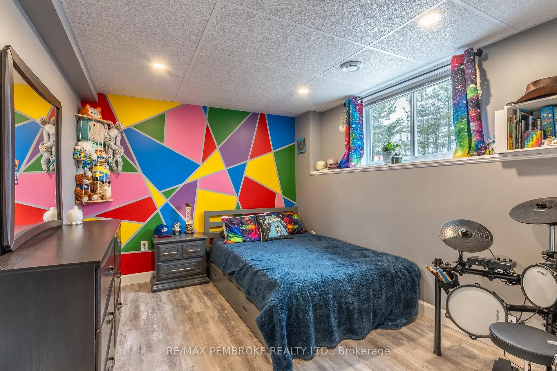 Photo 40 of 24 Terrance Drive, Petawawa — HOMEH
